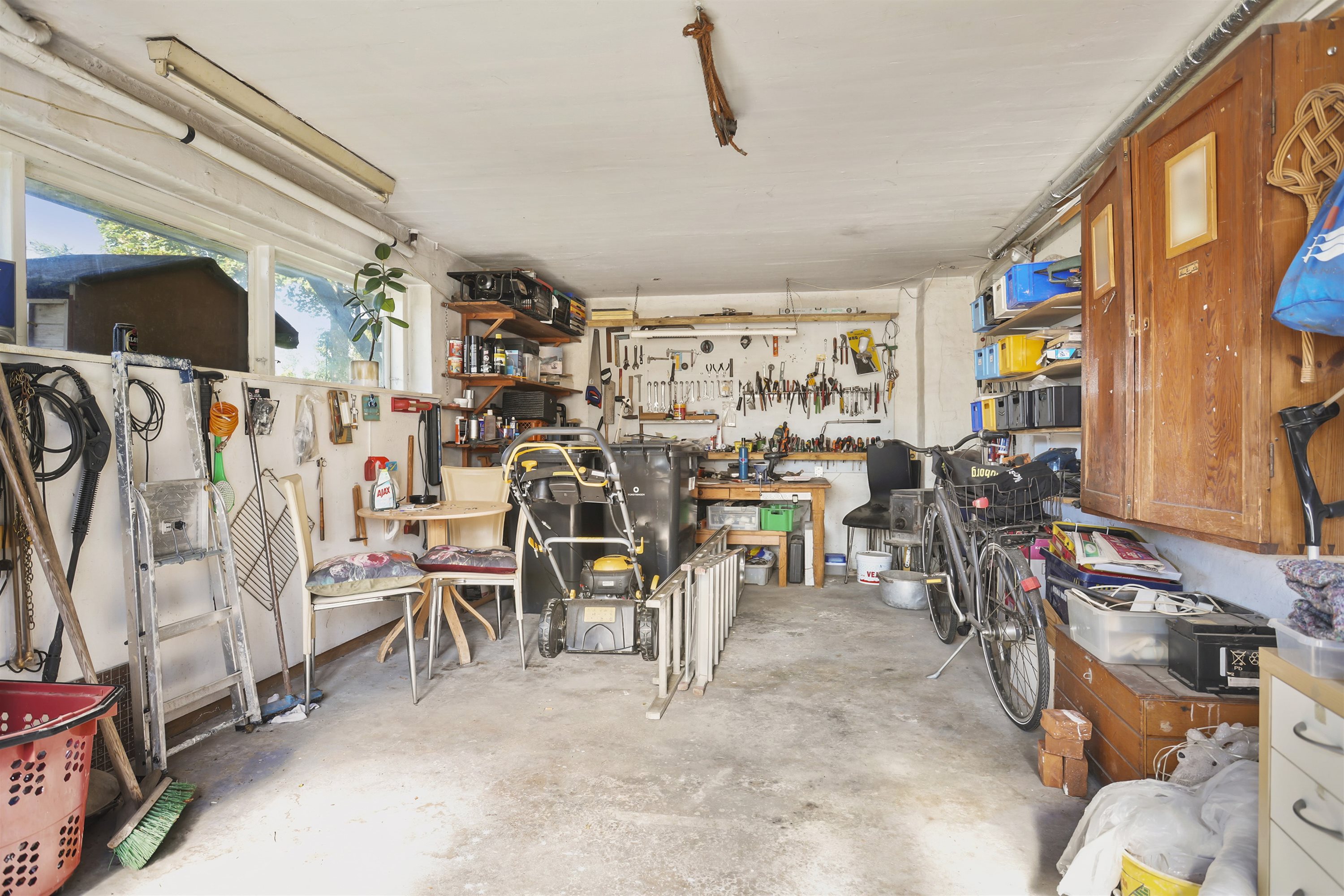 Fremhævet garage billede i fuldskærmstilstand. Billede af Abildgårdsvej 23, 9900 Frederikshavn