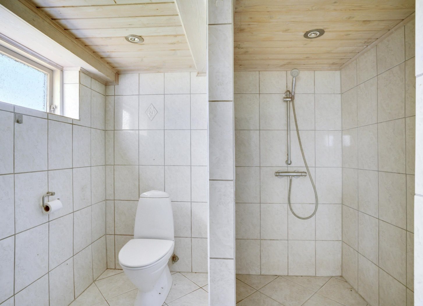 Fremhævet badeværelse billede i fuldskærmstilstand. Billede af Ølundgyden 11, Hessum Mose, 5450 Otterup