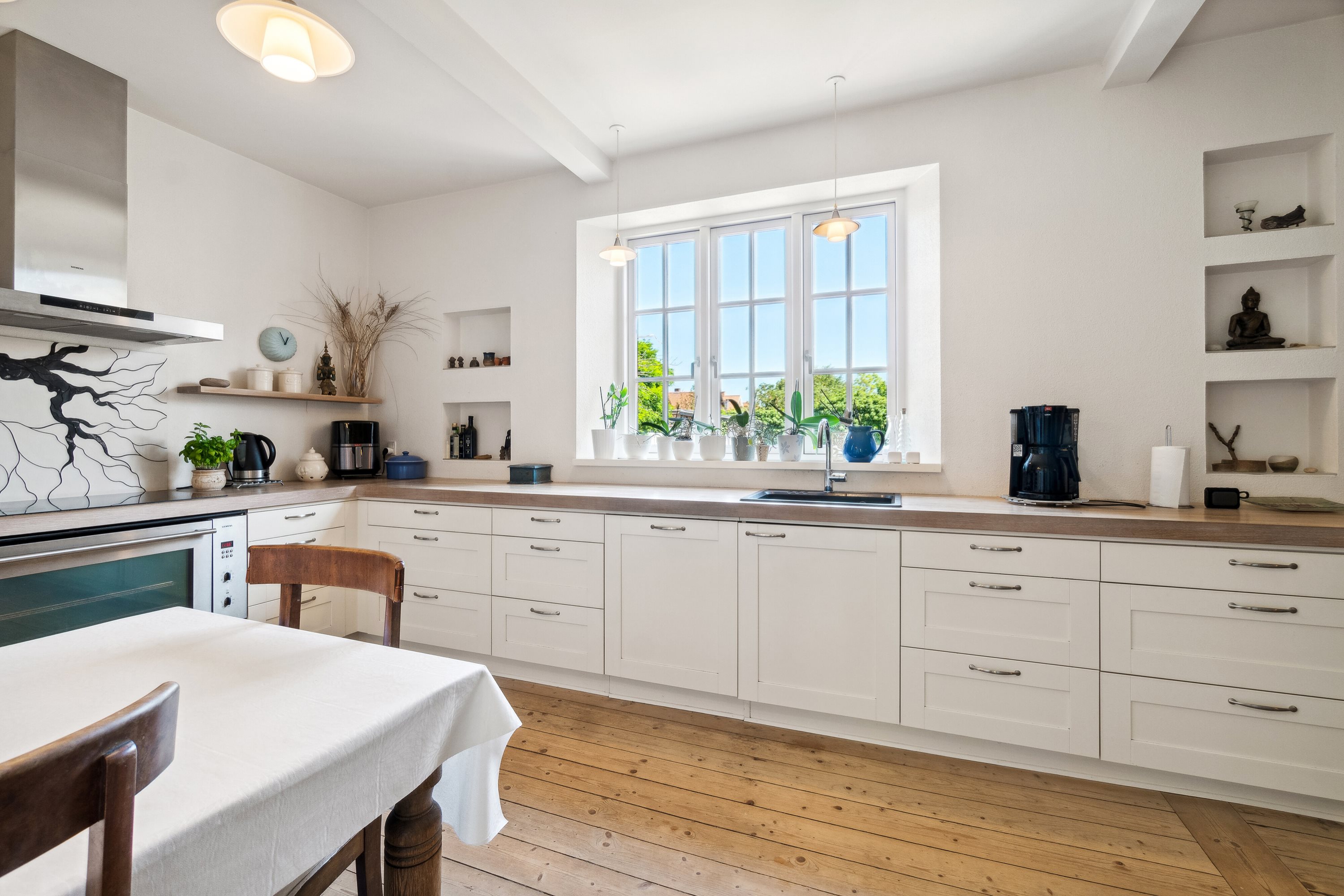 Fremhævet køkken billede i fuldskærmstilstand. Billede af Søndre Alle 31, 3700 Rønne