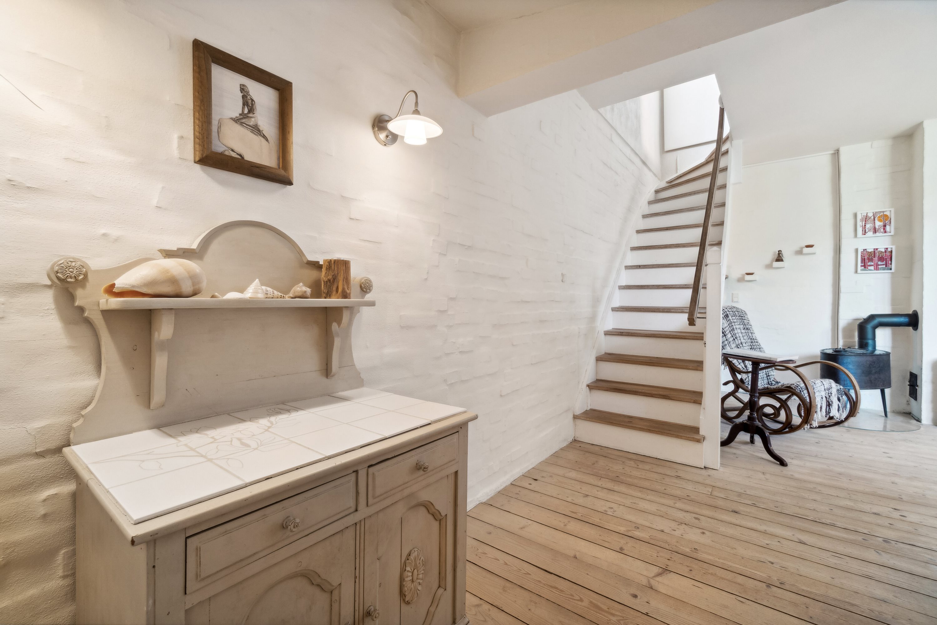 Fremhævet gang billede i fuldskærmstilstand. Billede af Søndre Alle 31, 3700 Rønne