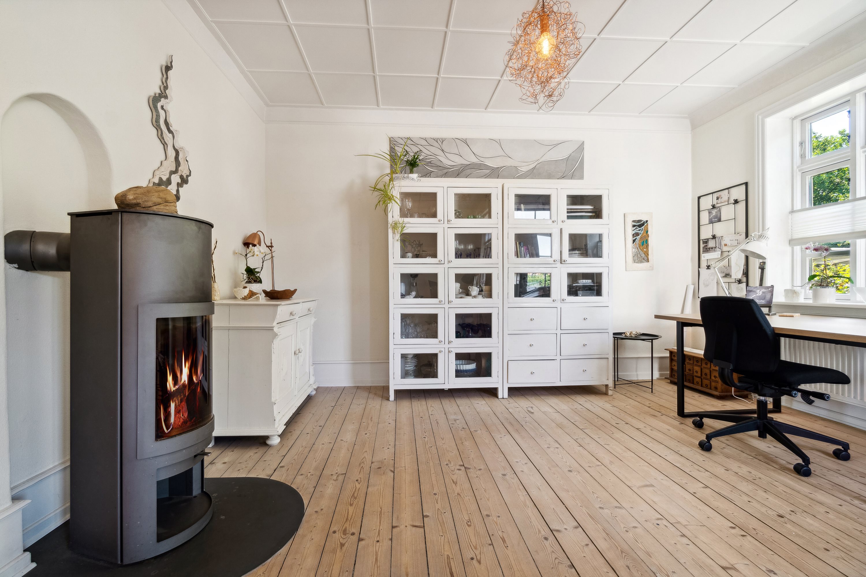 Fremhævet stue billede i fuldskærmstilstand. Billede af Søndre Alle 31, 3700 Rønne