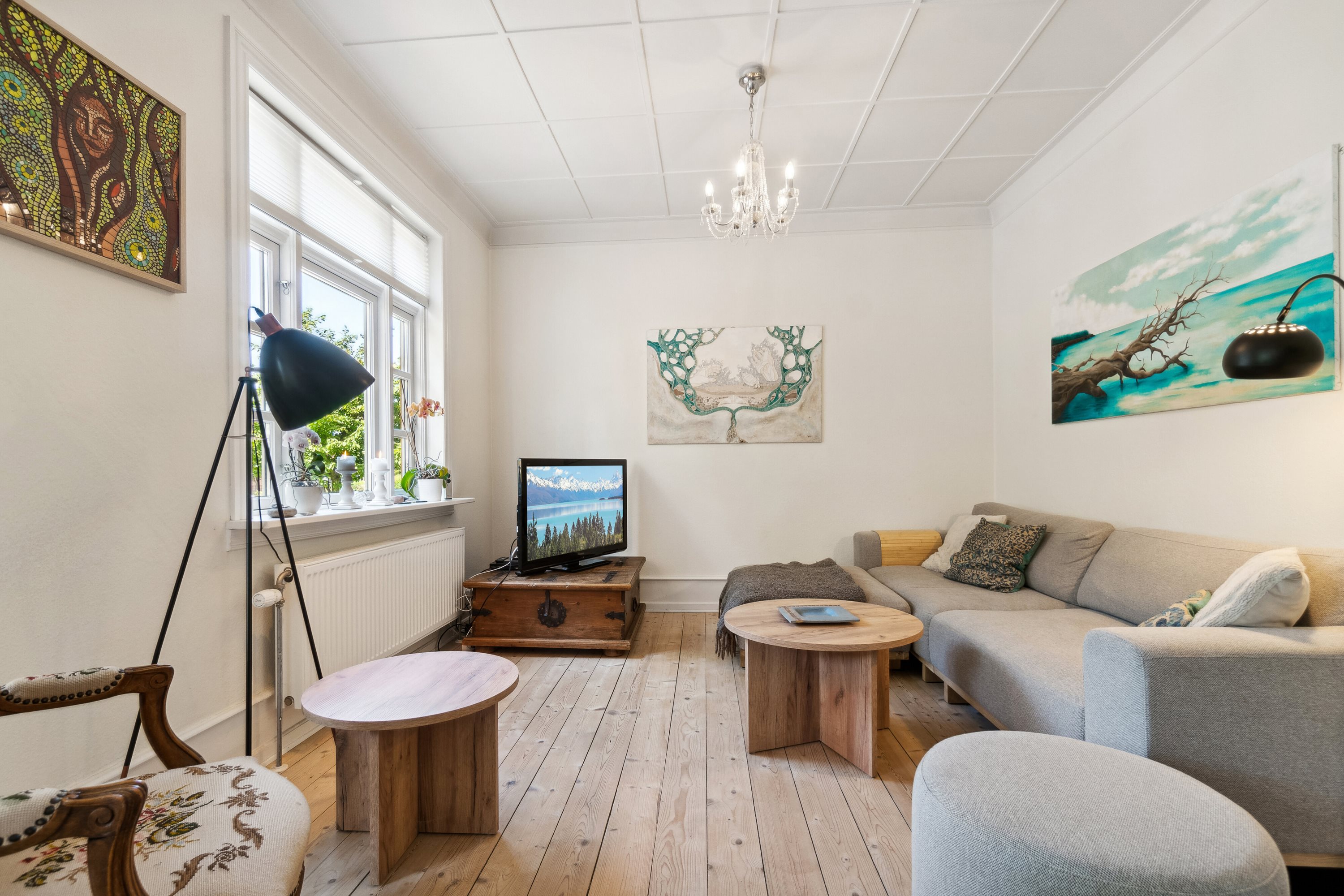 Fremhævet stue billede i fuldskærmstilstand. Billede af Søndre Alle 31, 3700 Rønne