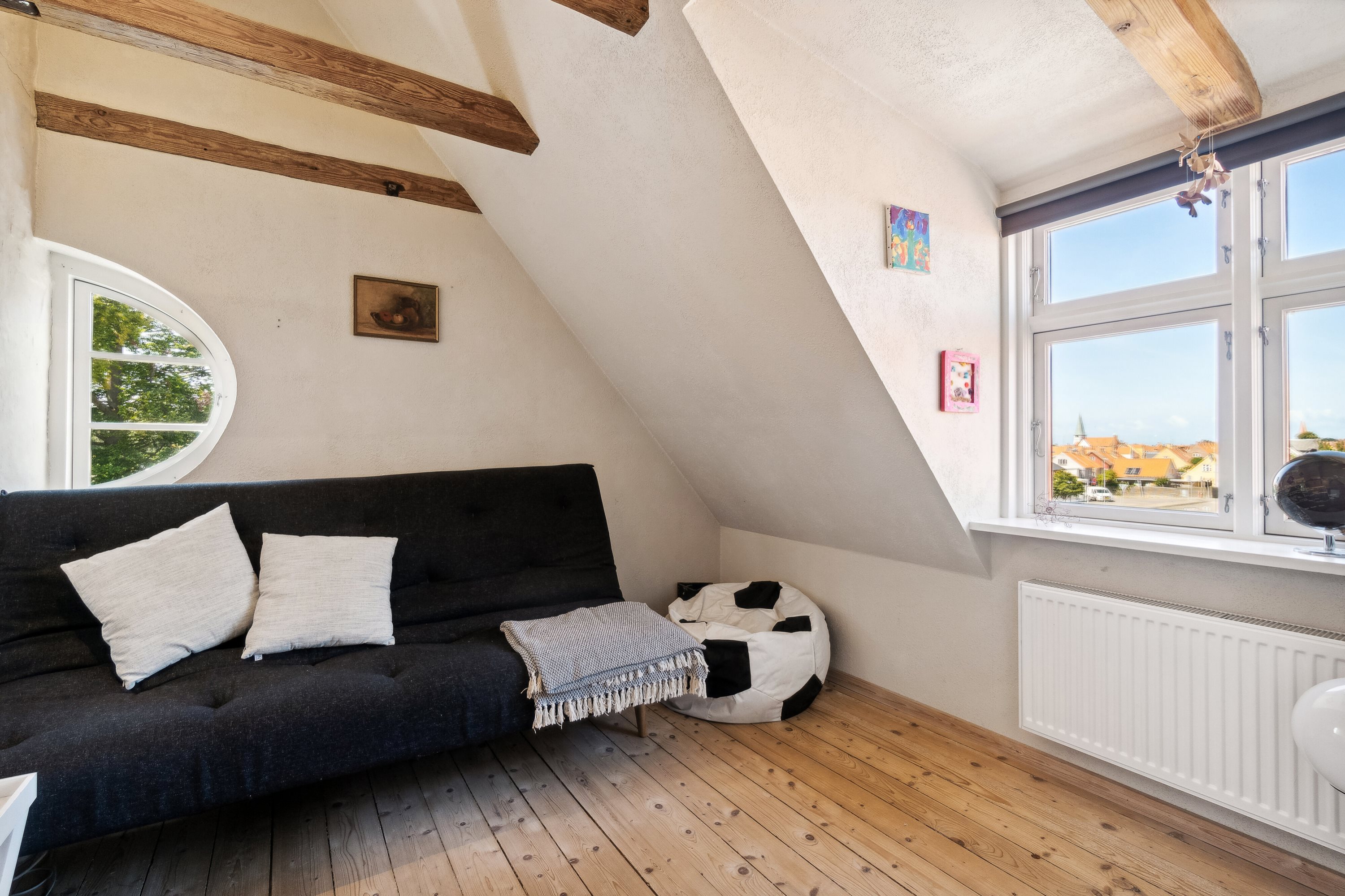 Fremhævet værelse billede i fuldskærmstilstand. Billede af Søndre Alle 31, 3700 Rønne