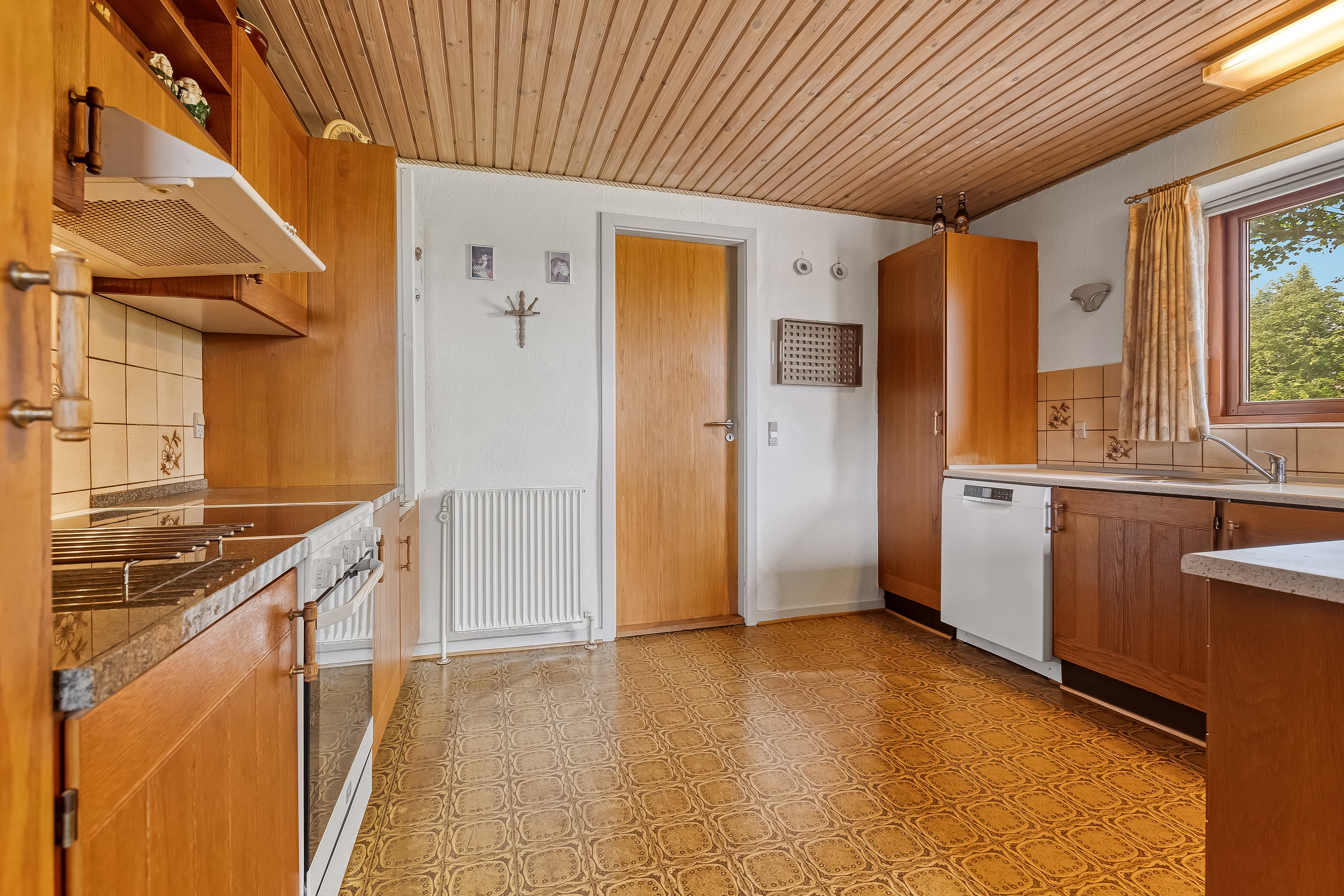 Fremhævet køkken billede i fuldskærmstilstand. Billede af Nissumvej 86, Nørre Nissum, 7620 Lemvig