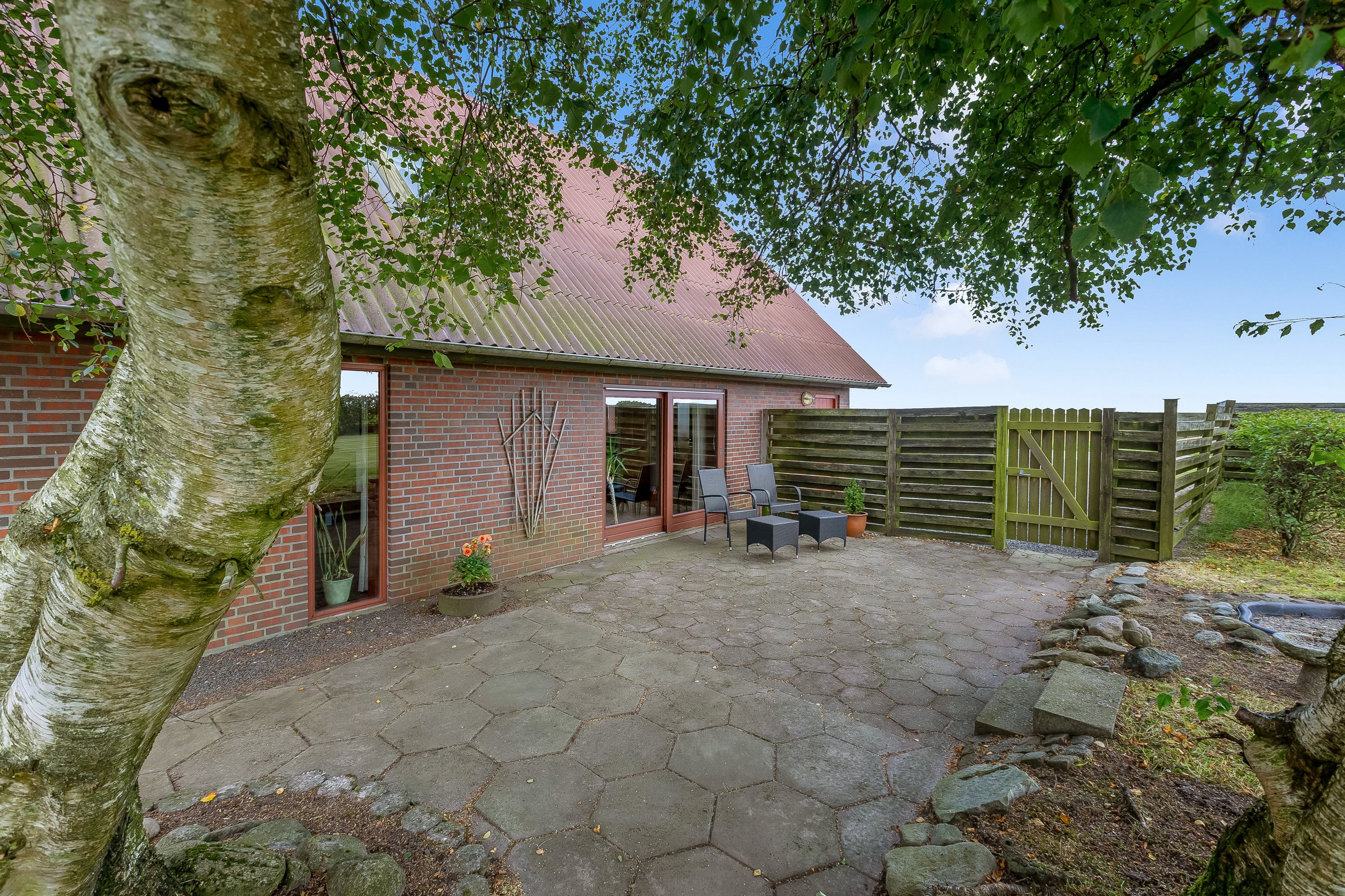 Fremhævet terrasse billede i fuldskærmstilstand. Billede af Nissumvej 86, Nørre Nissum, 7620 Lemvig