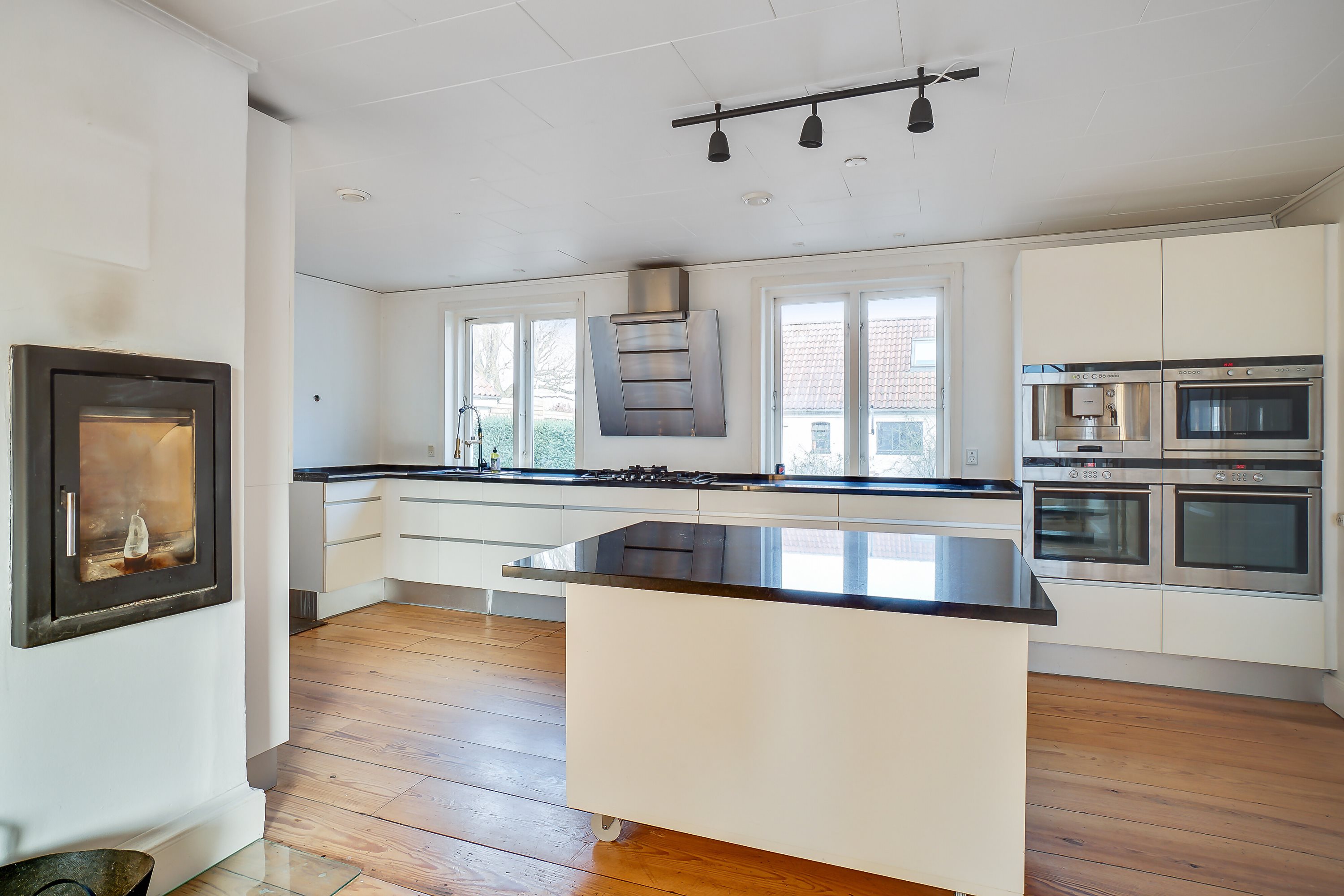 Fremhævet køkken billede i fuldskærmstilstand. Billede af Kirkevænget 12, Holme-Olstrup, 4684 Holmegaard