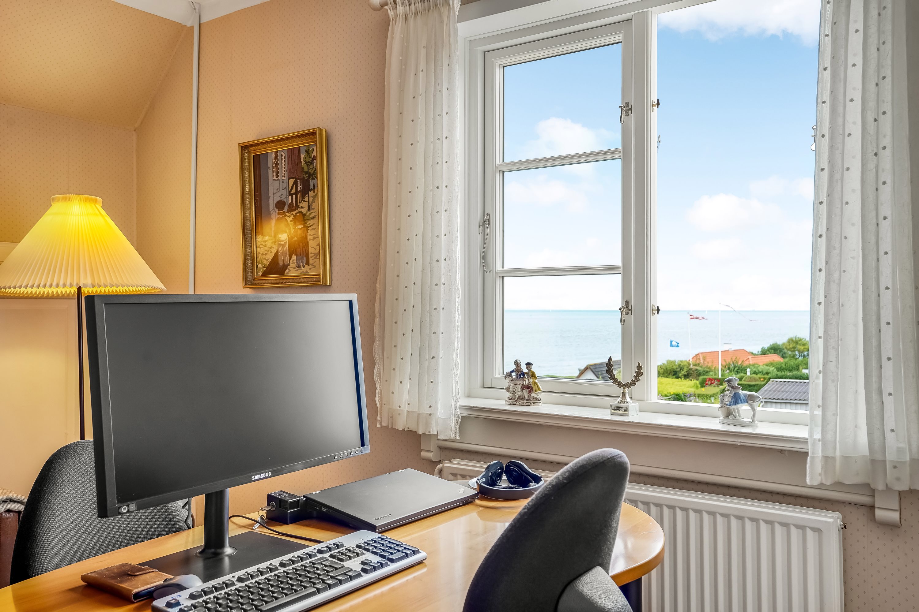 Fremhævet stue billede i fuldskærmstilstand. Billede af Rolighedsvej 12, Strib, 5500 Middelfart