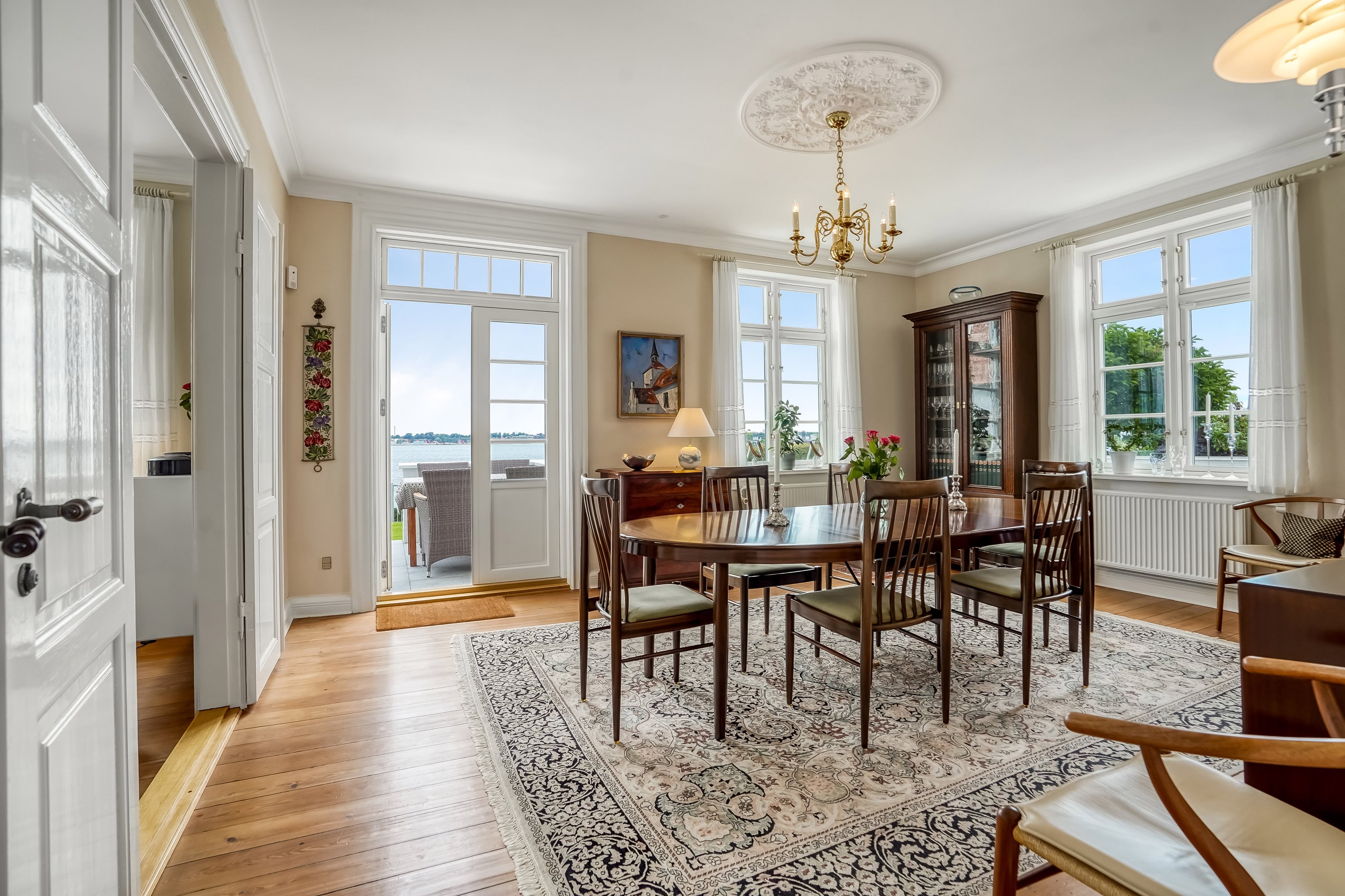 Fremhævet stue billede i fuldskærmstilstand. Billede af Rolighedsvej 12, Strib, 5500 Middelfart