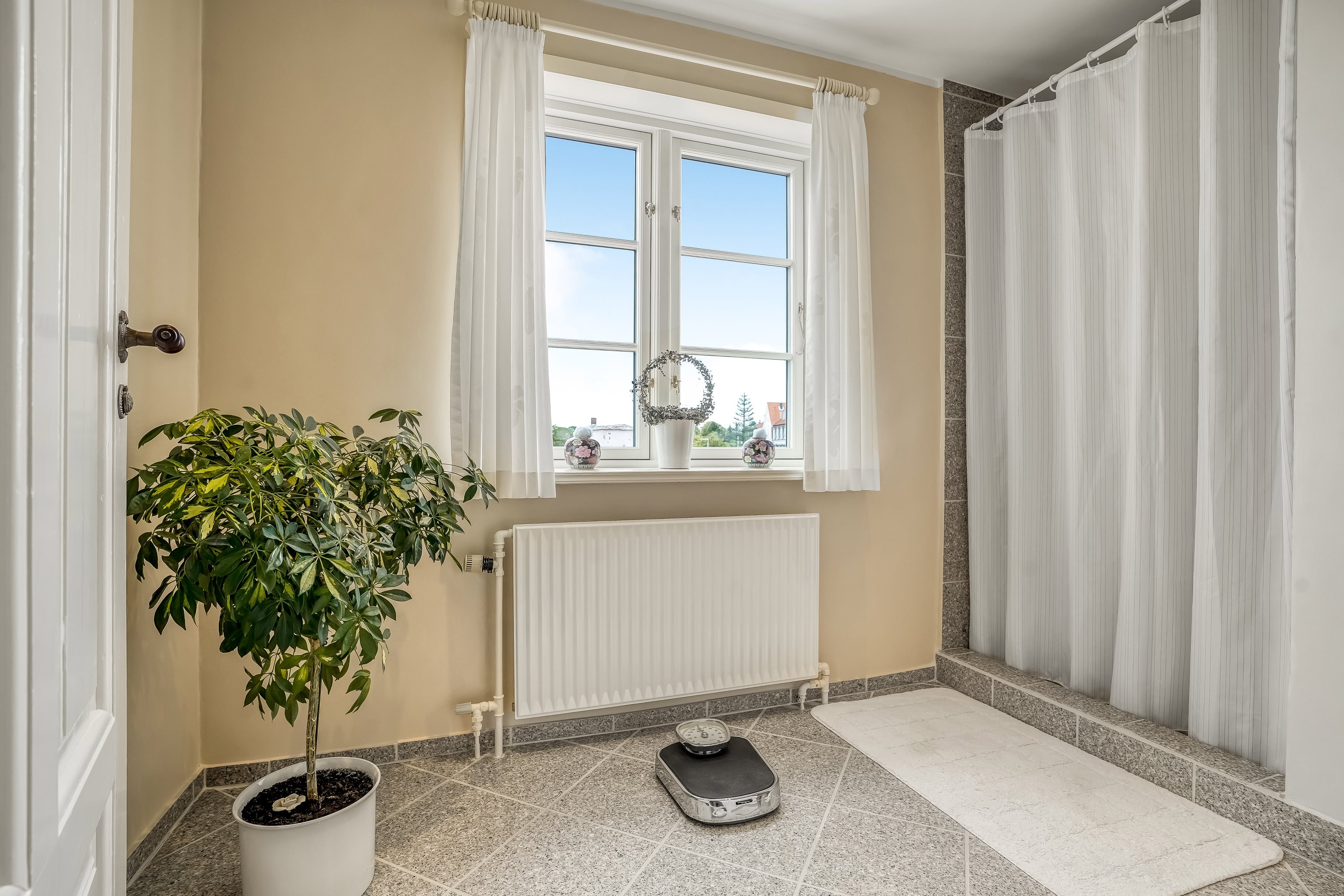 Fremhævet badeværelse billede i fuldskærmstilstand. Billede af Rolighedsvej 12, Strib, 5500 Middelfart