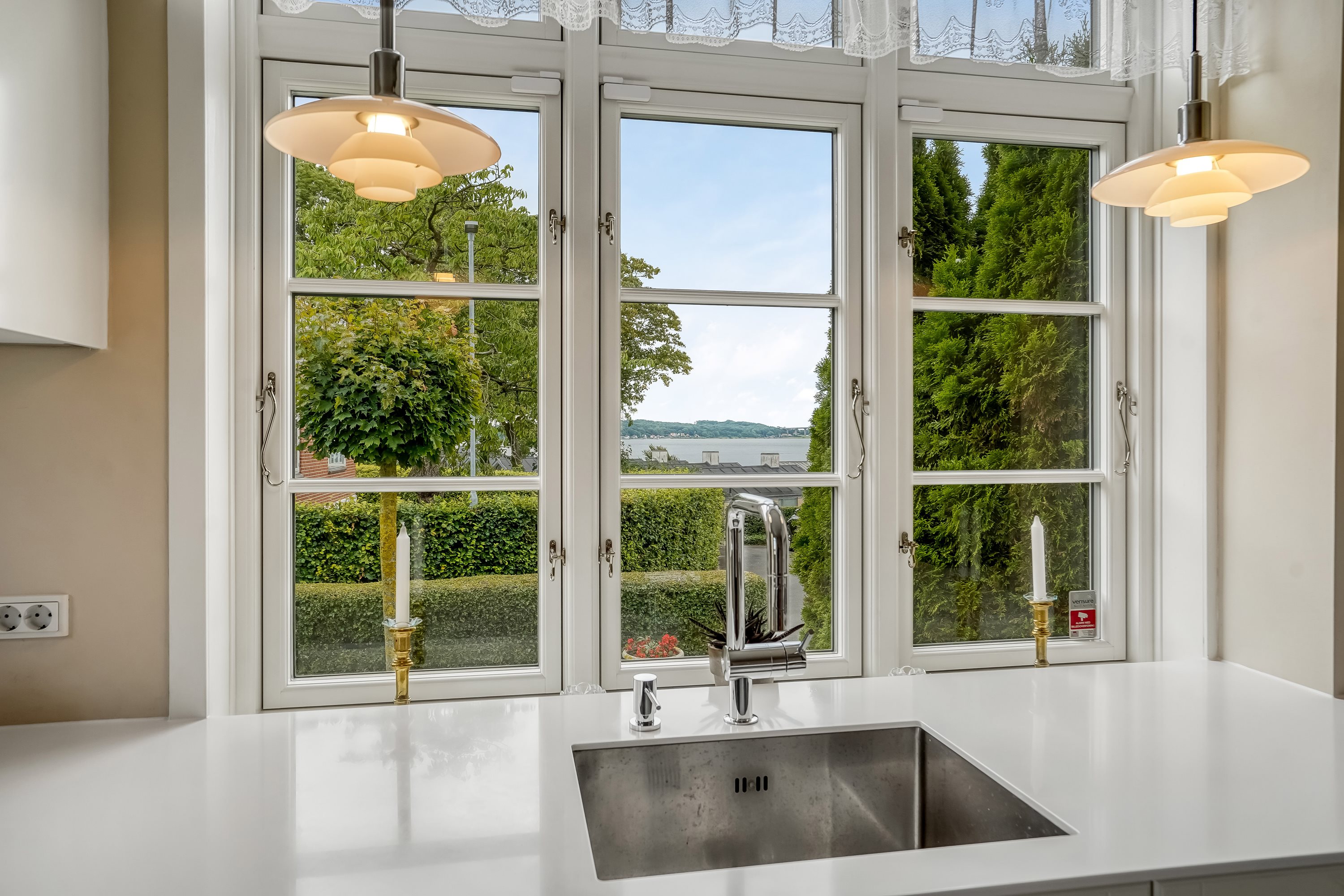 Fremhævet stue billede i fuldskærmstilstand. Billede af Rolighedsvej 12, Strib, 5500 Middelfart