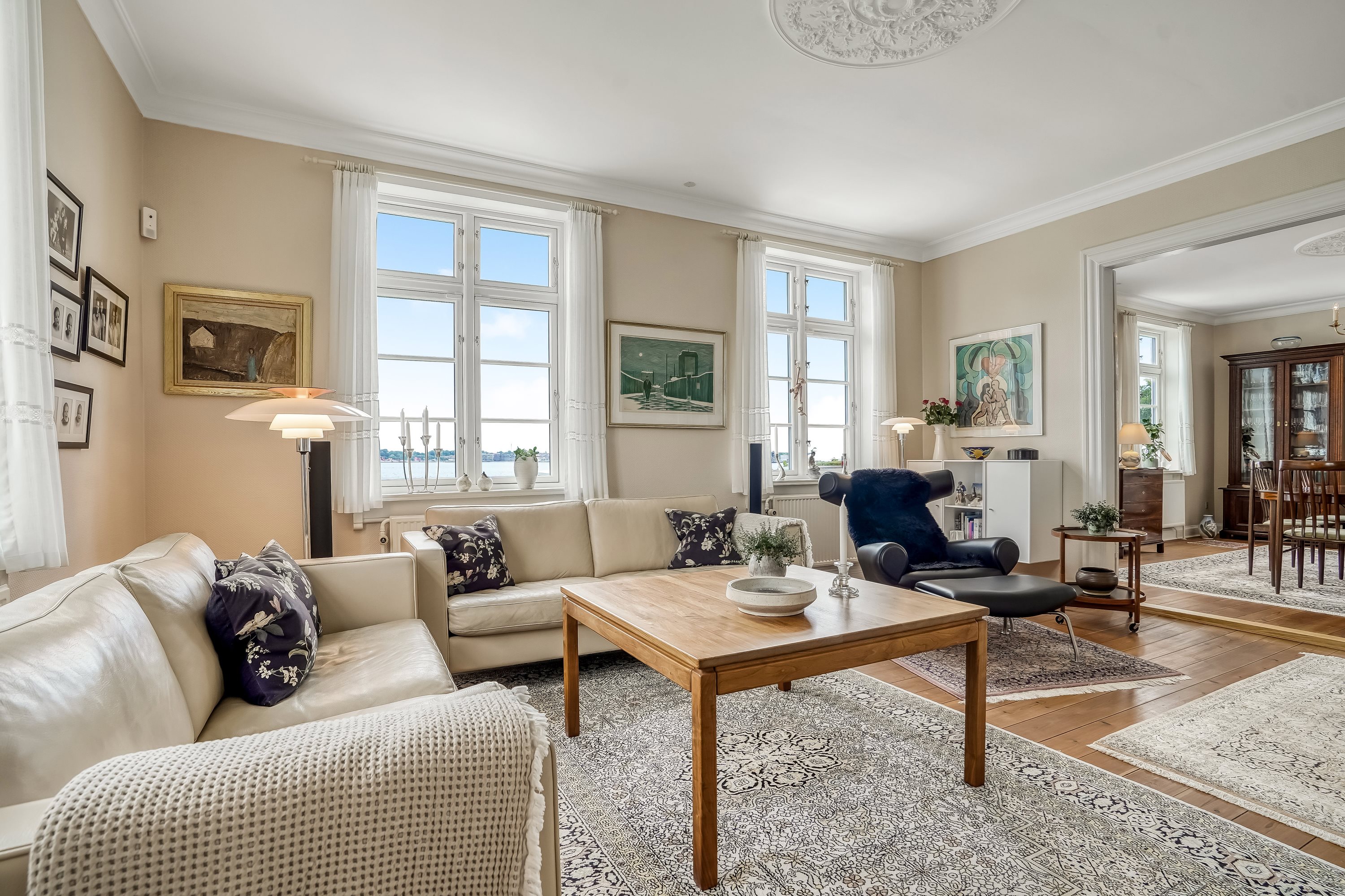 Fremhævet stue billede i fuldskærmstilstand. Billede af Rolighedsvej 12, Strib, 5500 Middelfart