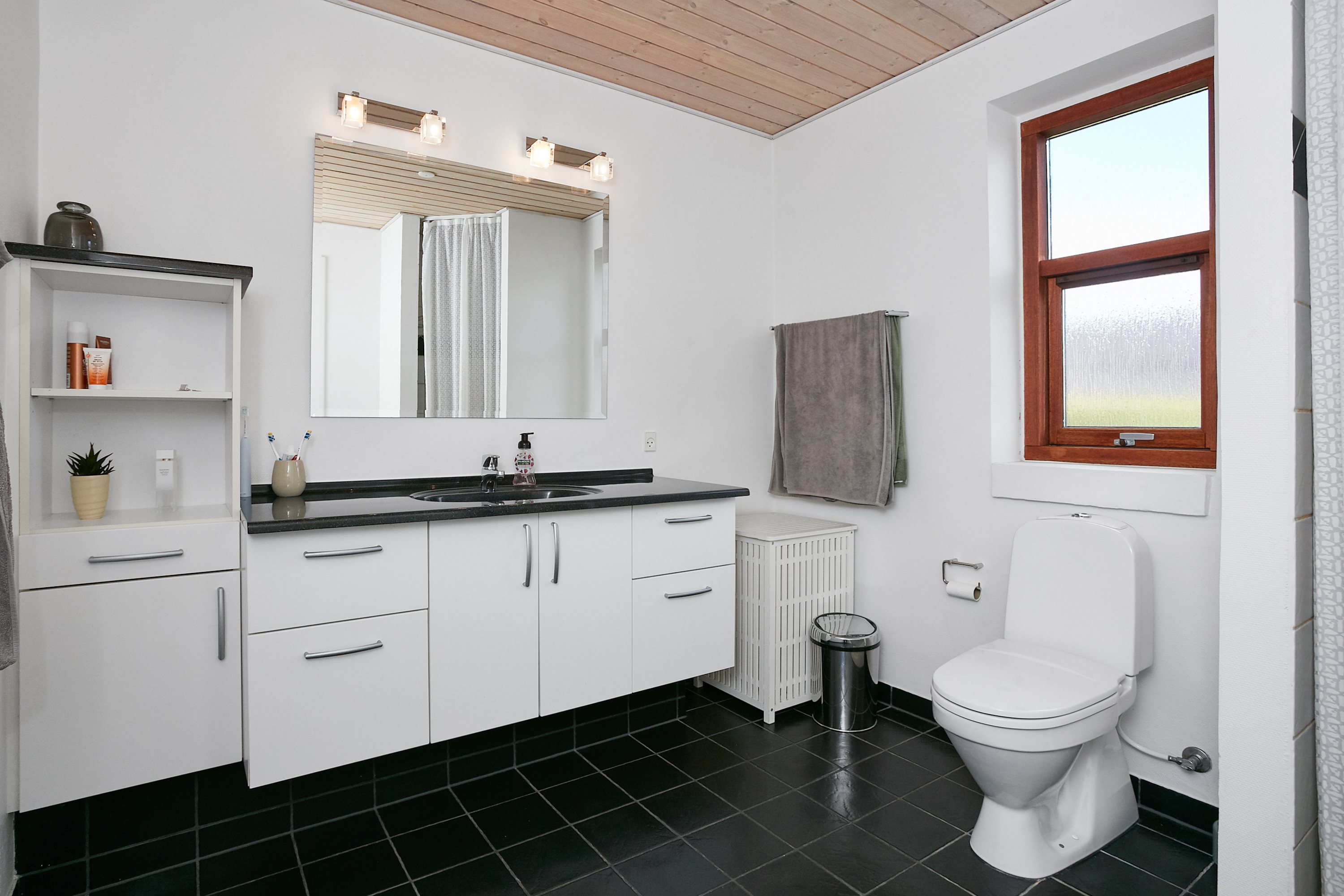 Fremhævet  billede i fuldskærmstilstand. Billede af Stengårdsvej 8, Glud, 7130 Juelsminde