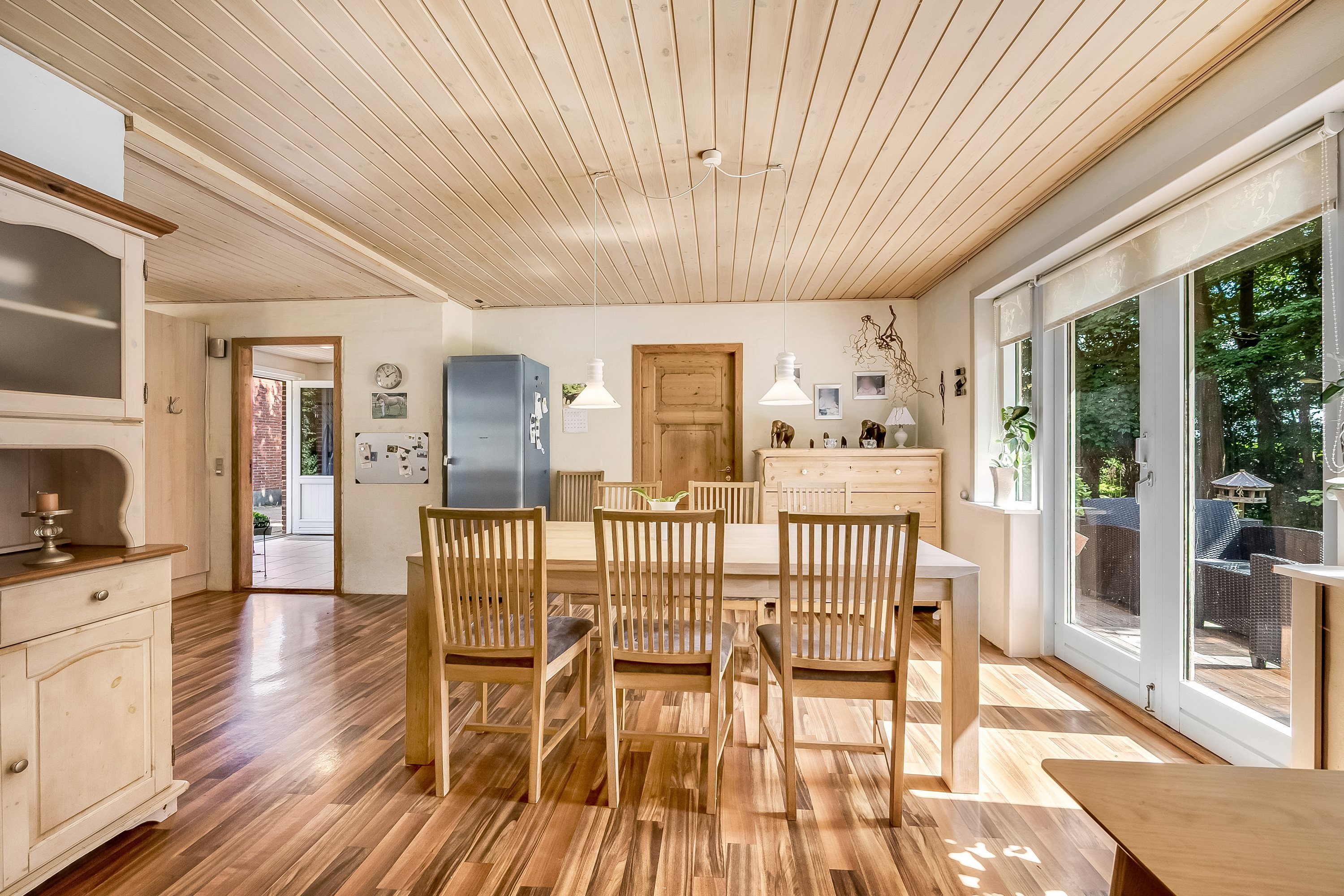 Fremhævet køkken/alrum billede i fuldskærmstilstand. Billede af Brejningvej 21, Brejning, 6971 Spjald