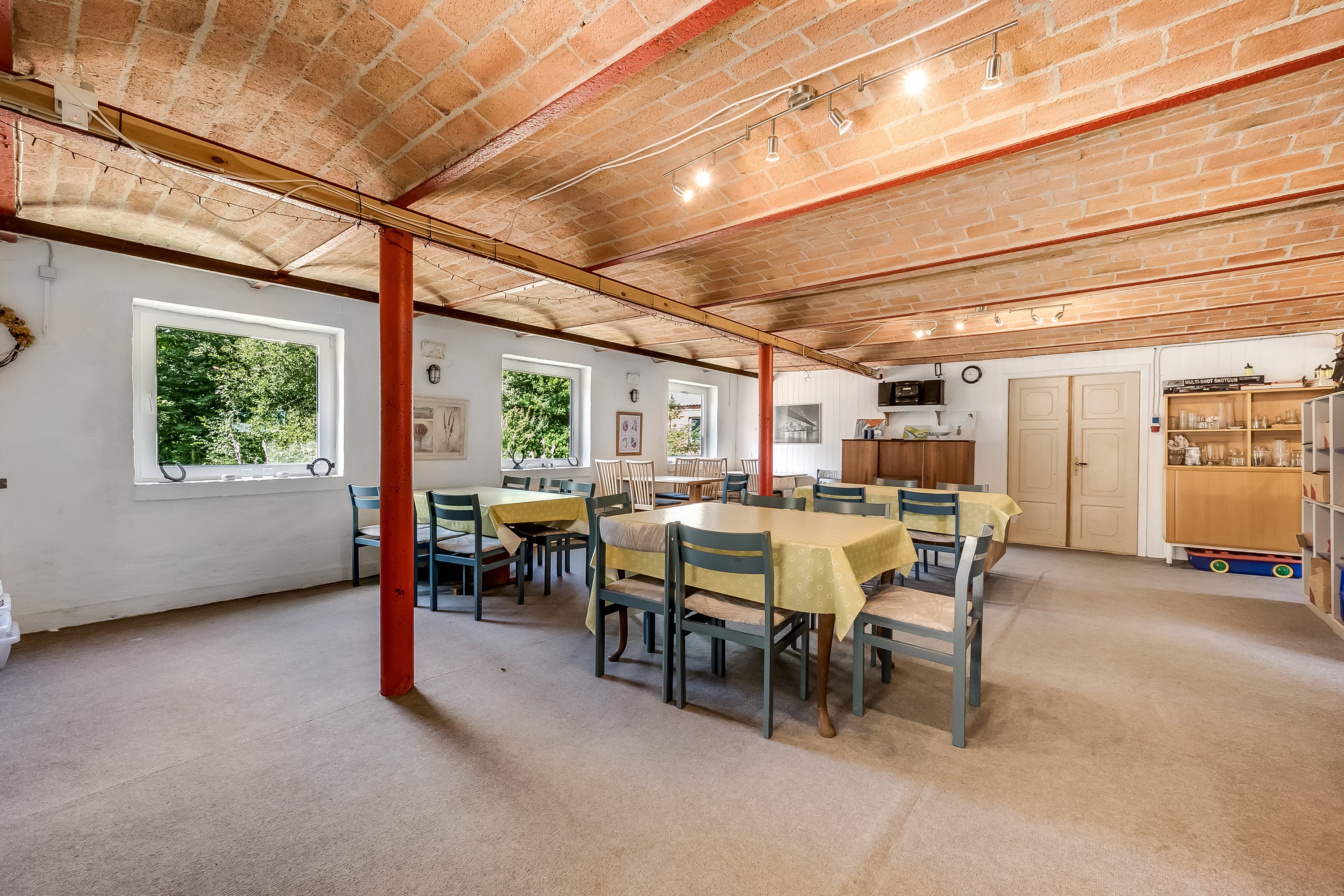 Fremhævet gildesal billede i fuldskærmstilstand. Billede af Brejningvej 21, Brejning, 6971 Spjald