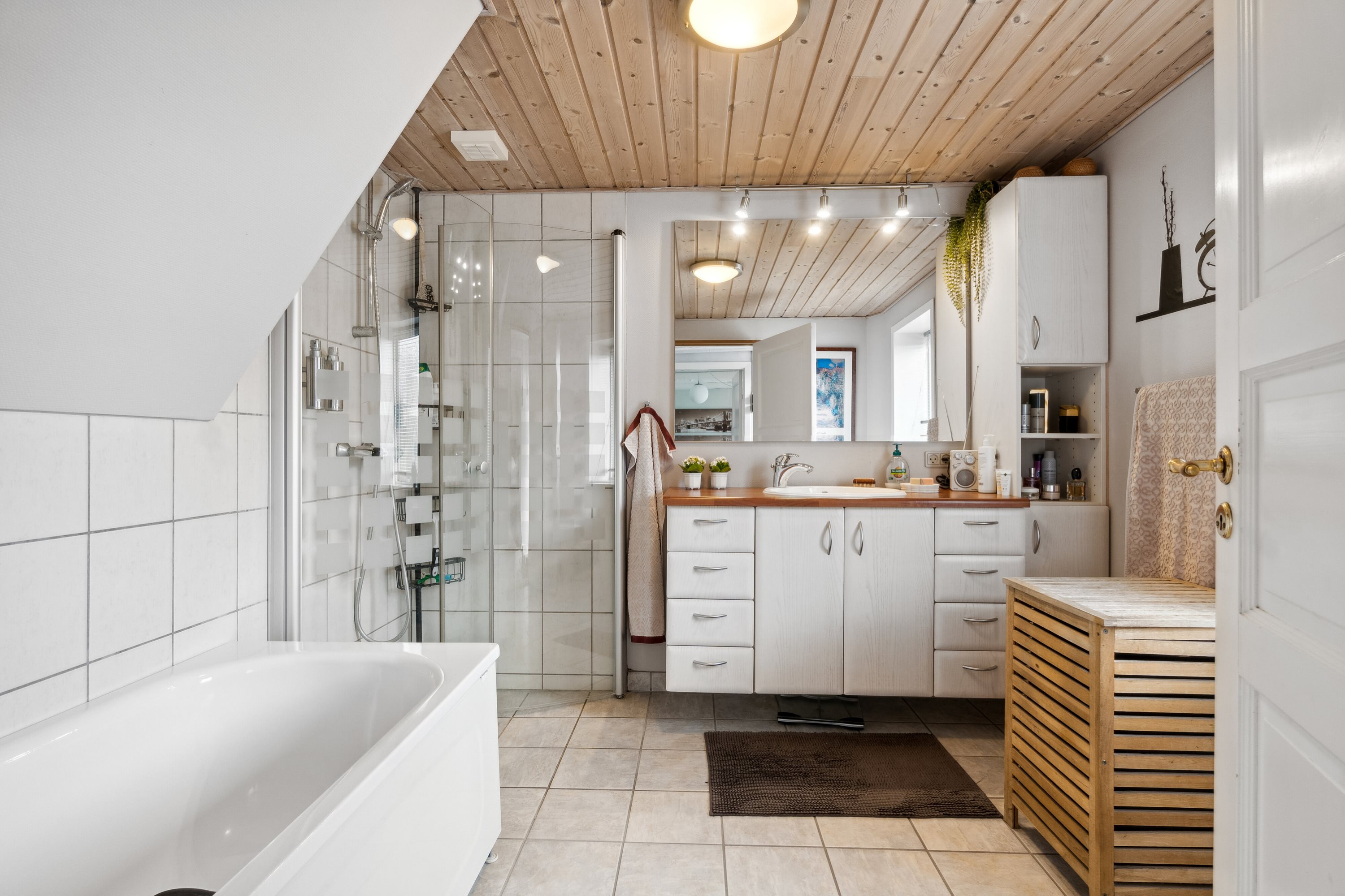 Fremhævet badeværelse billede i fuldskærmstilstand. Billede af Oddesundvej 264, Kjæstrup, 7760 Hurup Thy