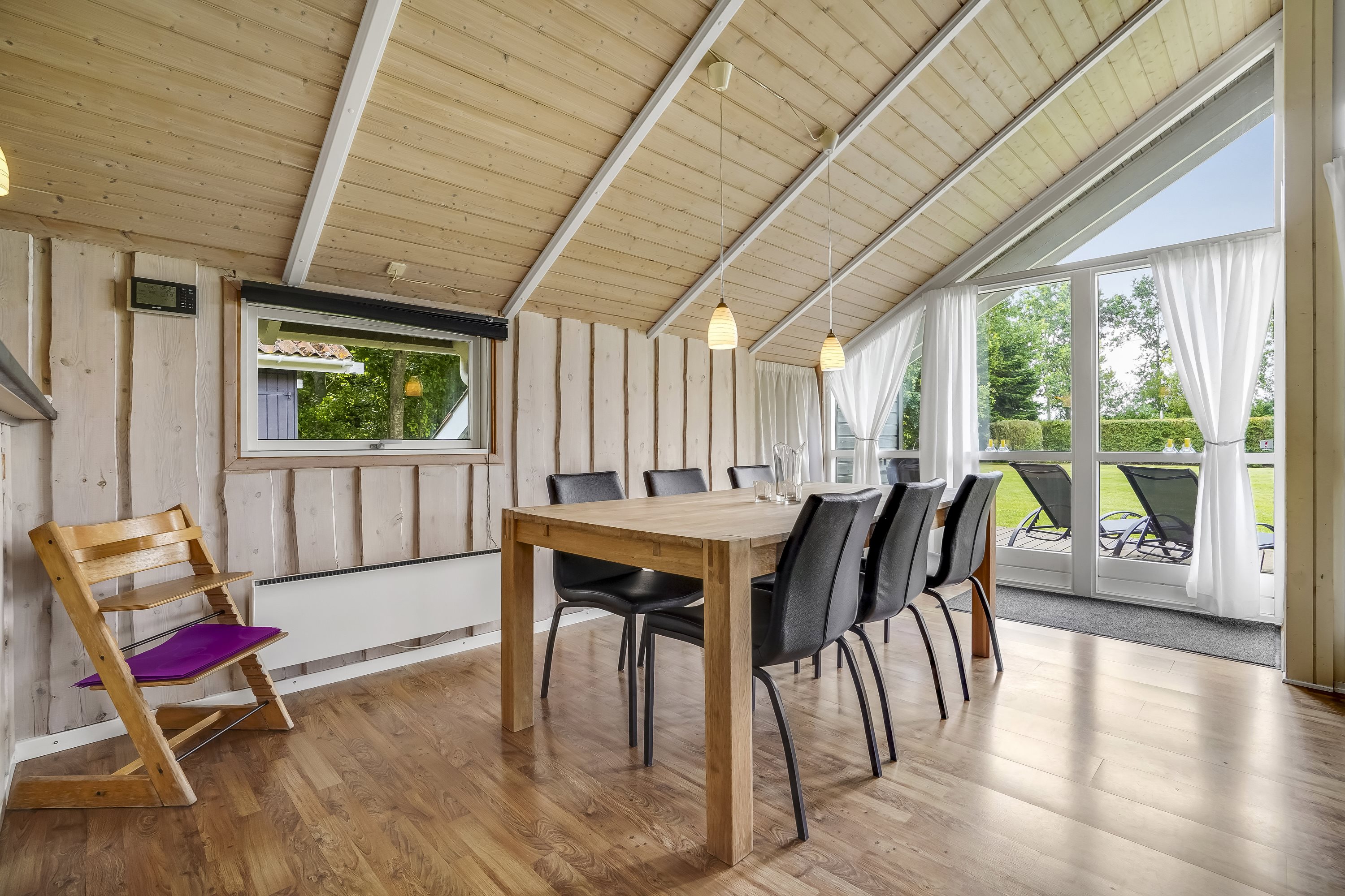 Fremhævet stue billede i fuldskærmstilstand. Billede af Vestparken 5, Hasmark Strand, 5450 Otterup