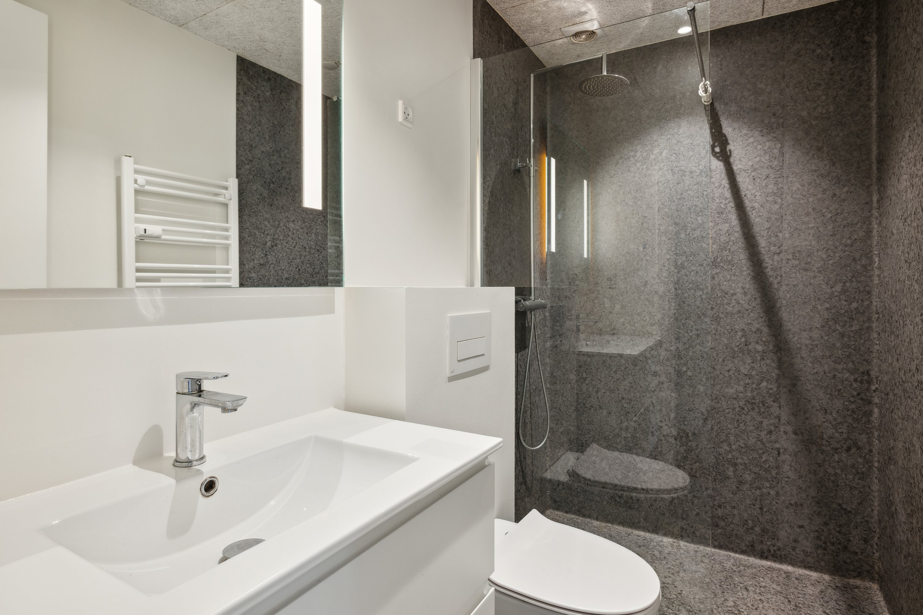 Fremhævet badeværelse billede i fuldskærmstilstand. Billede af Sct. Jørgens Vej 26, 1. th., 8800 Viborg