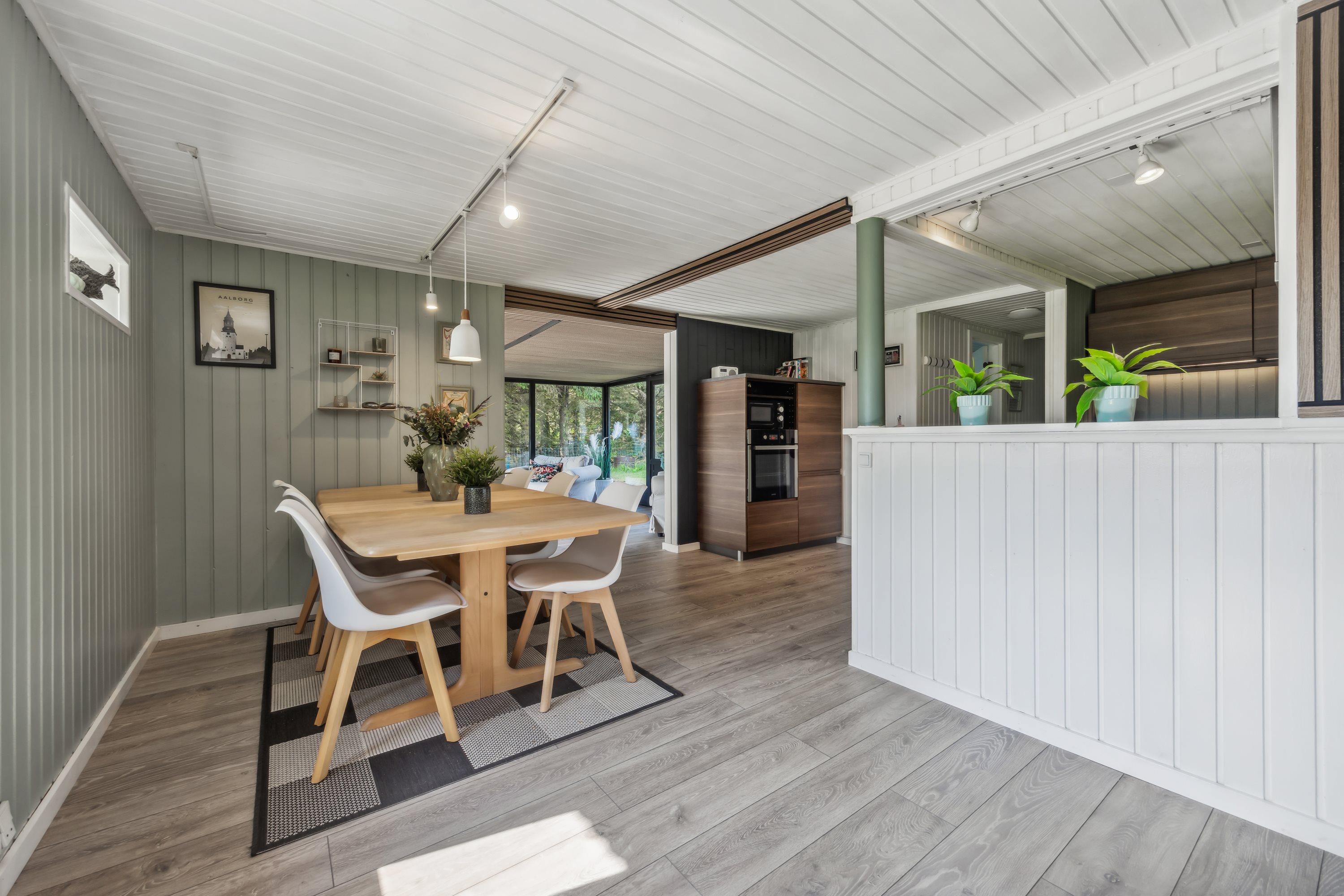 Fremhævet stue billede i fuldskærmstilstand. Billede af Ritavej 24, 9370 Hals