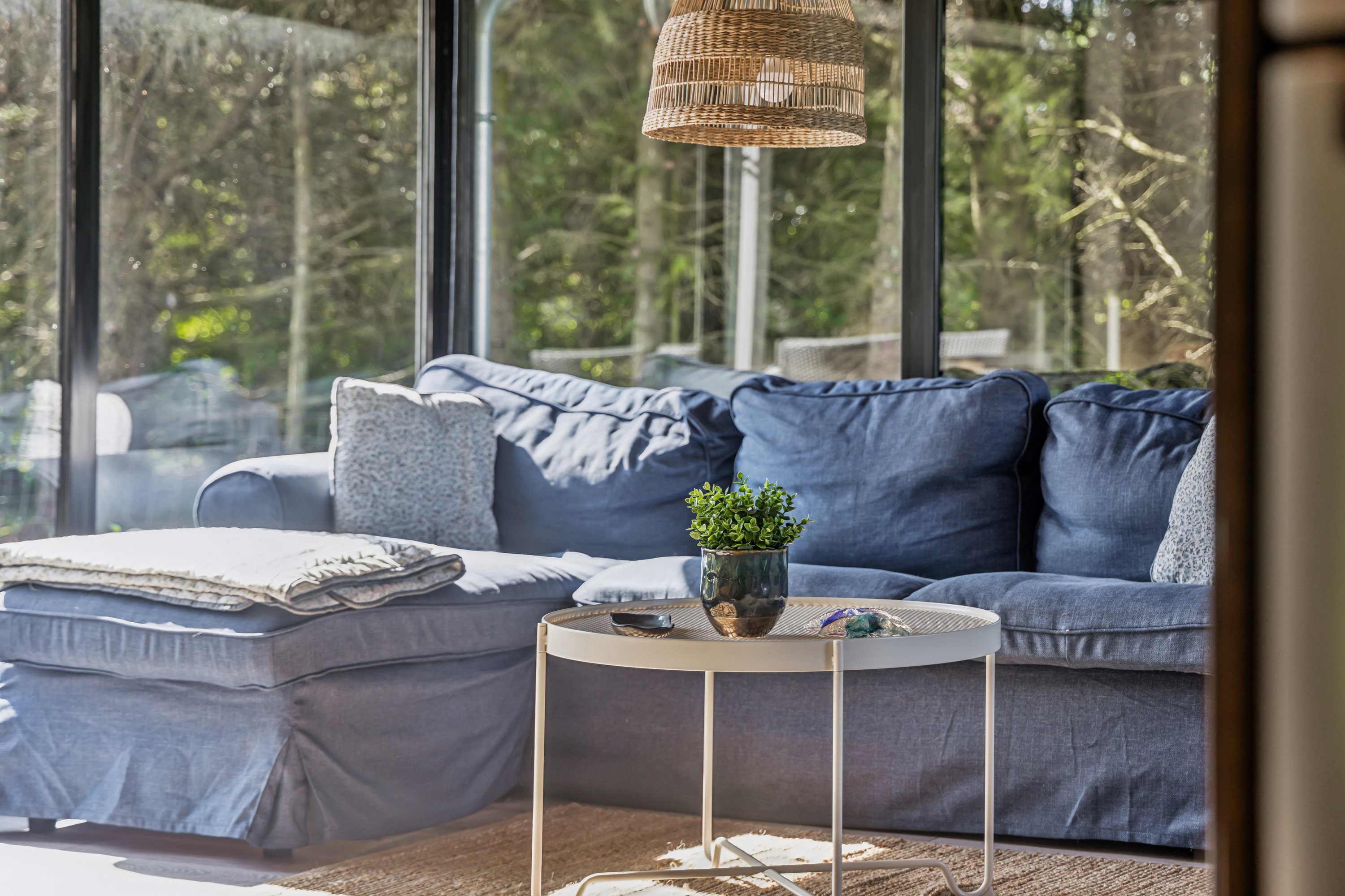 Fremhævet stue billede i fuldskærmstilstand. Billede af Ritavej 24, 9370 Hals