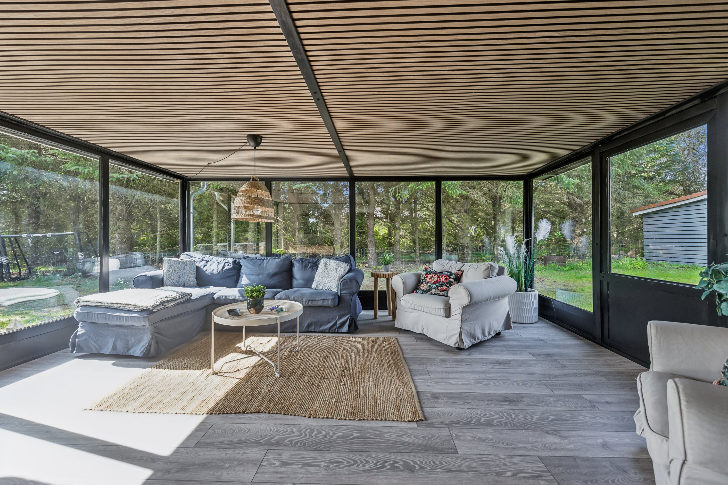 Fremhævet udestue billede i fuldskærmstilstand. Billede af Ritavej 24, 9370 Hals