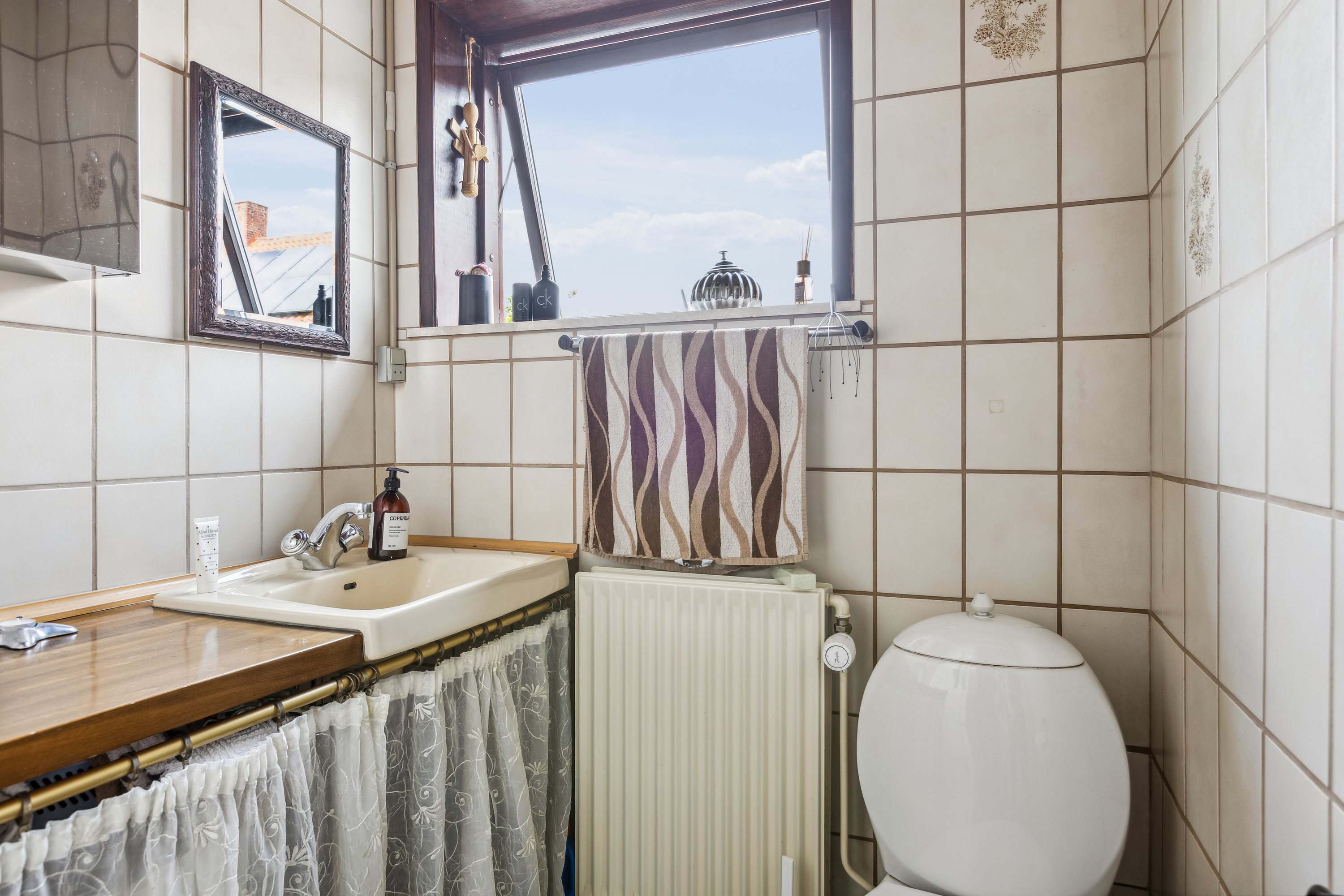 Fremhævet badeværelse billede i fuldskærmstilstand. Billede af Jens Nielsensvej 5, Vester Åby, 5600 Faaborg