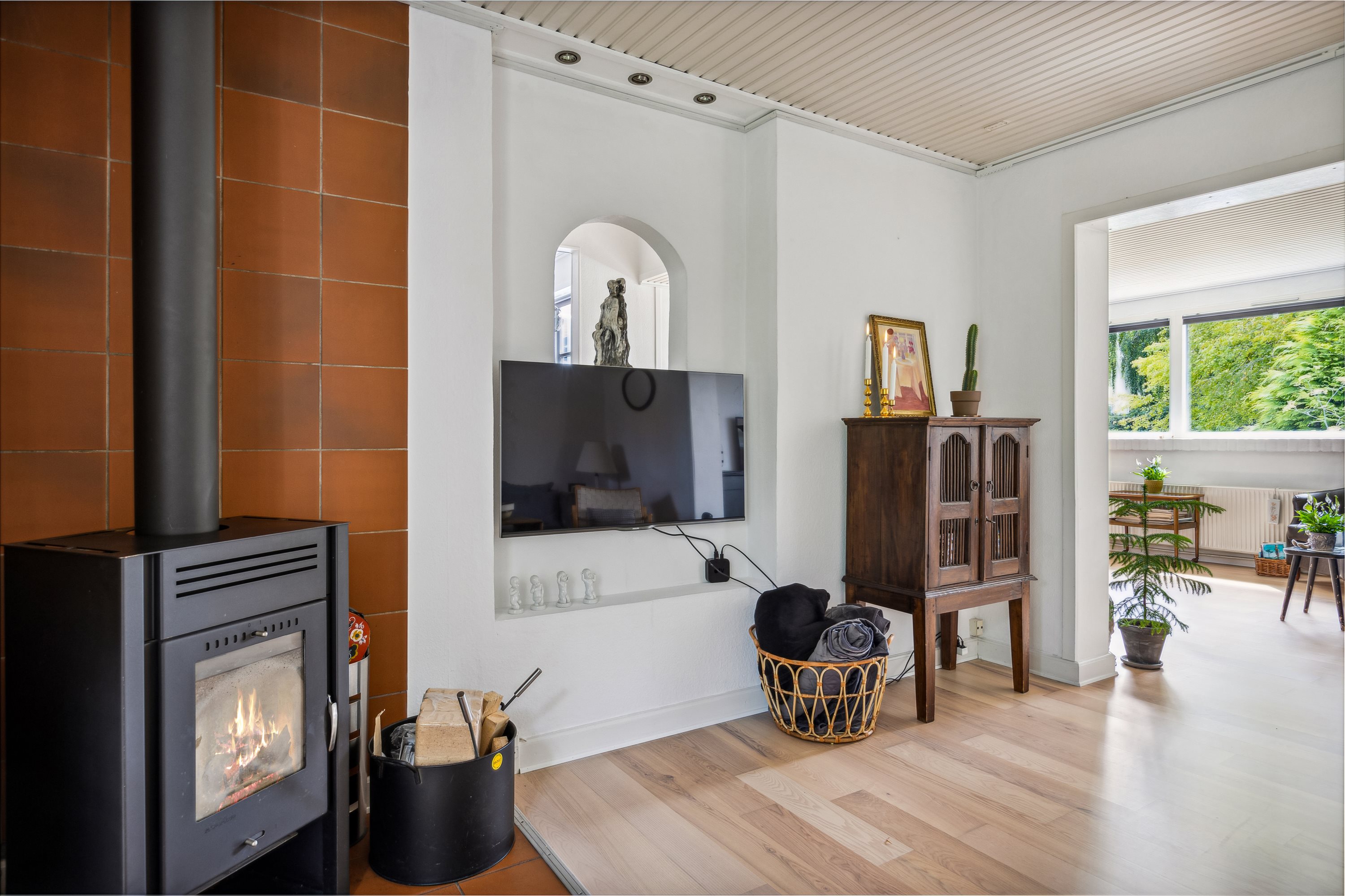 Fremhævet stue billede i fuldskærmstilstand. Billede af Jens Nielsensvej 5, Vester Åby, 5600 Faaborg