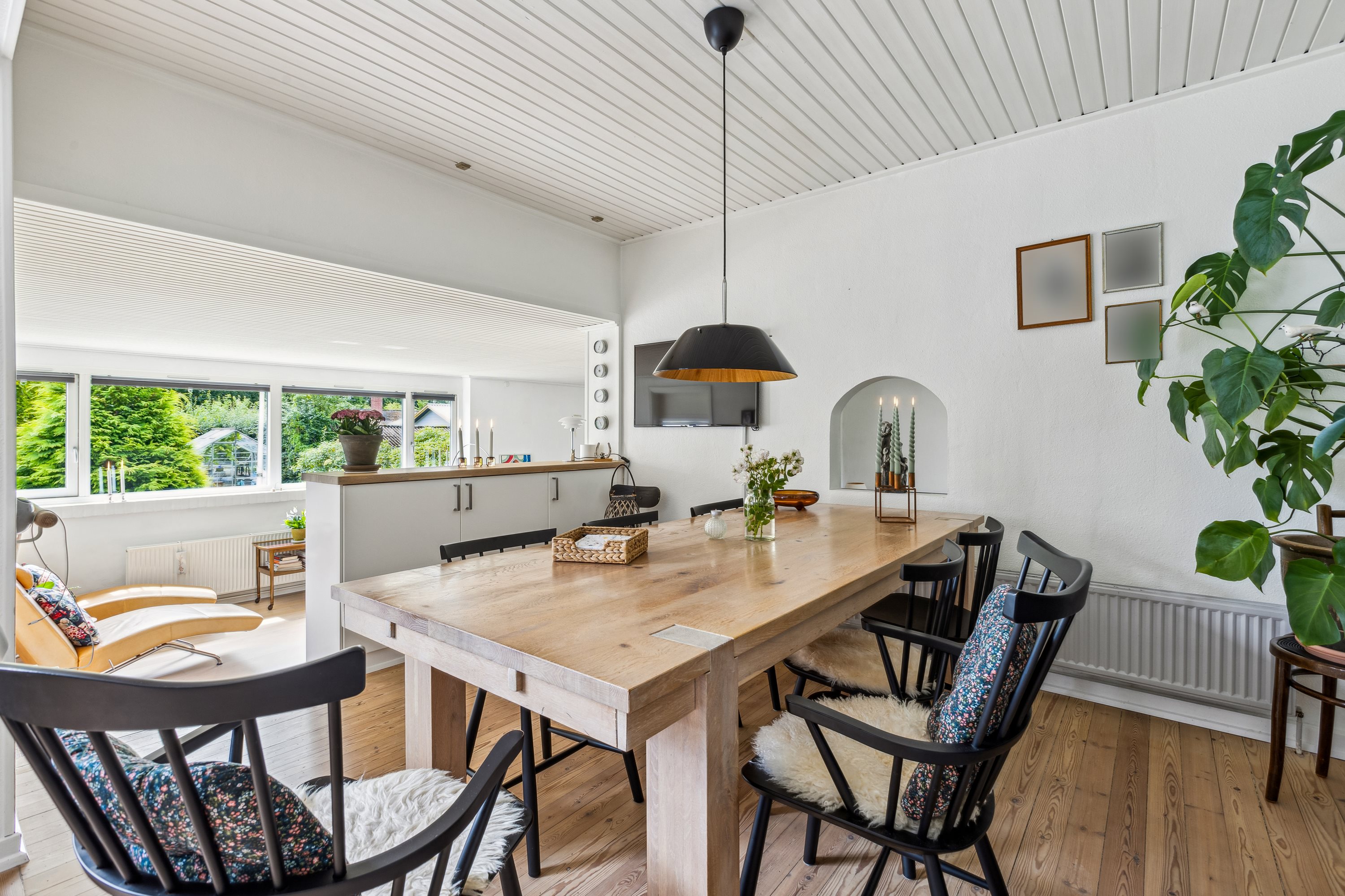 Fremhævet stue billede i fuldskærmstilstand. Billede af Jens Nielsensvej 5, Vester Åby, 5600 Faaborg