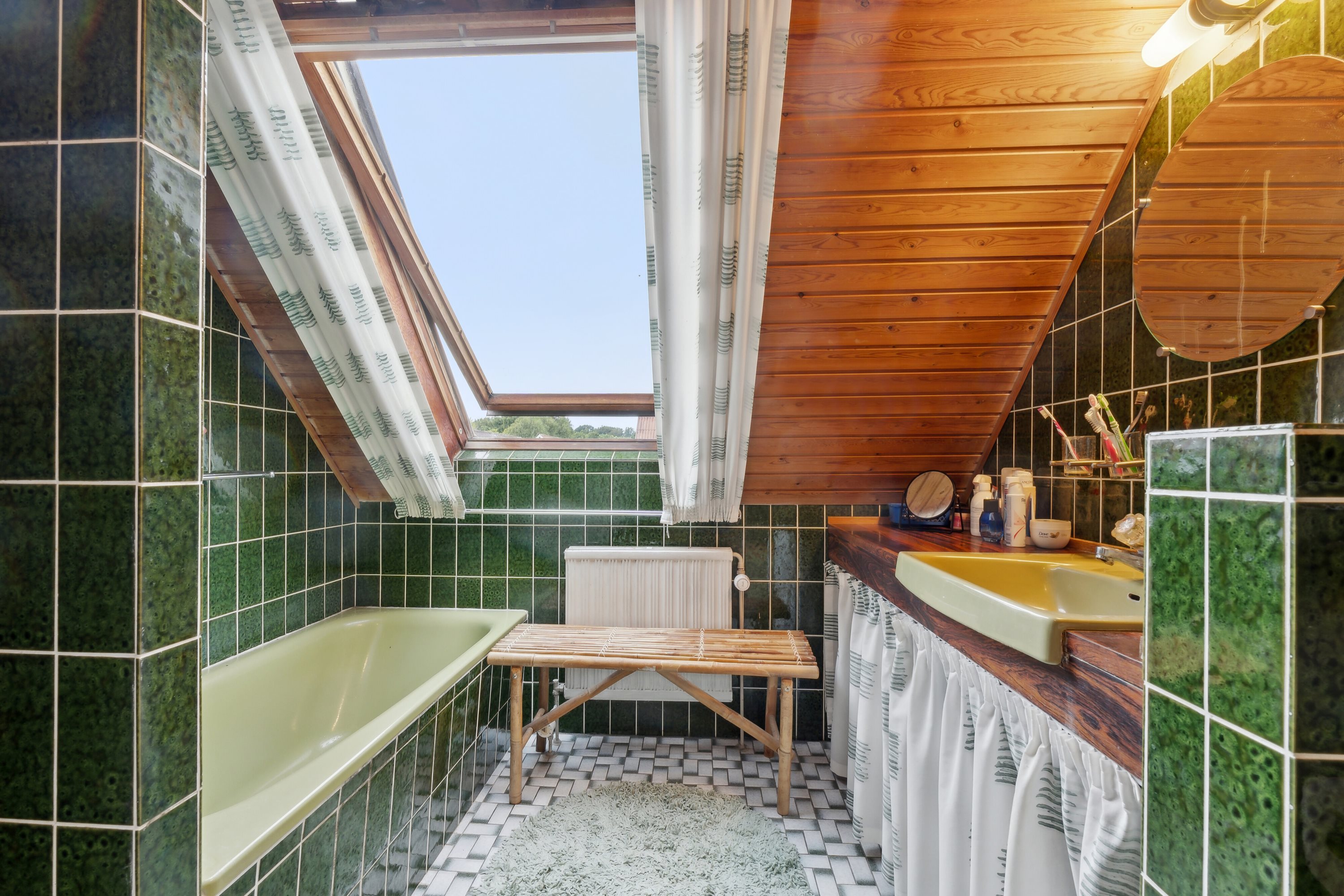 Fremhævet badeværelse billede i fuldskærmstilstand. Billede af Louisenvænget 3, 5700 Svendborg