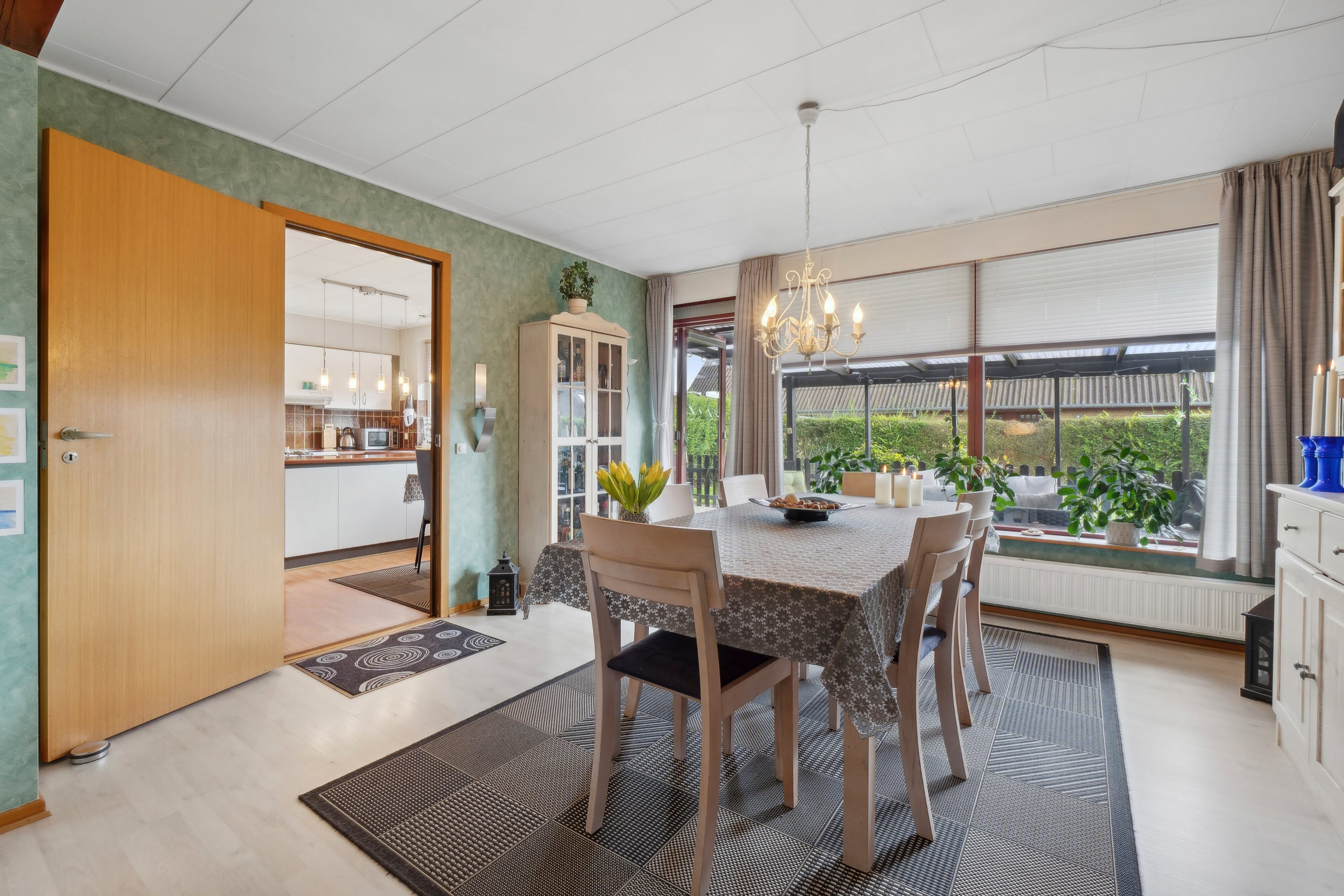 Fremhævet spiseplads billede i fuldskærmstilstand. Billede af Louisenvænget 3, 5700 Svendborg