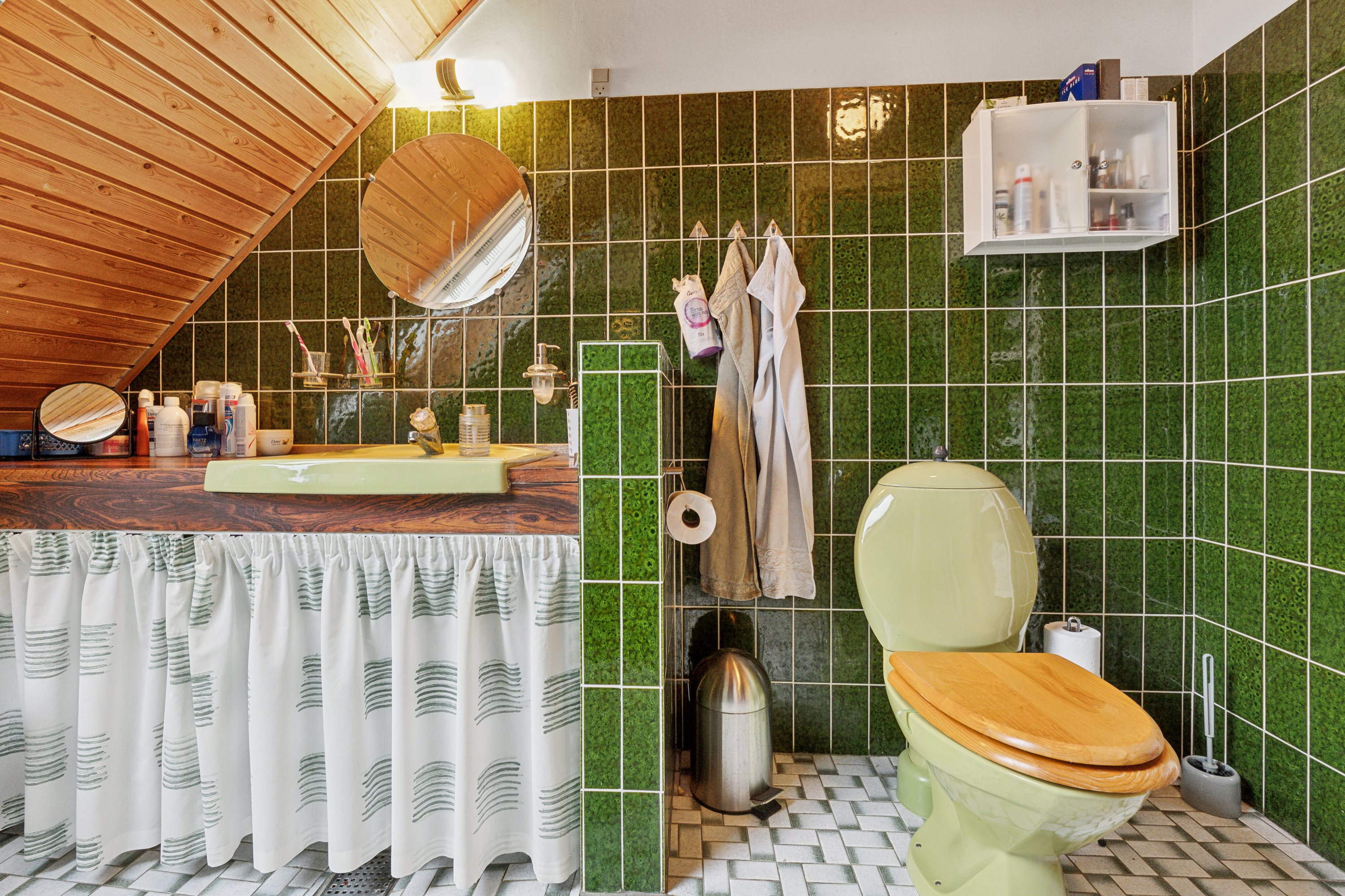 Fremhævet badeværelse billede i fuldskærmstilstand. Billede af Louisenvænget 3, 5700 Svendborg