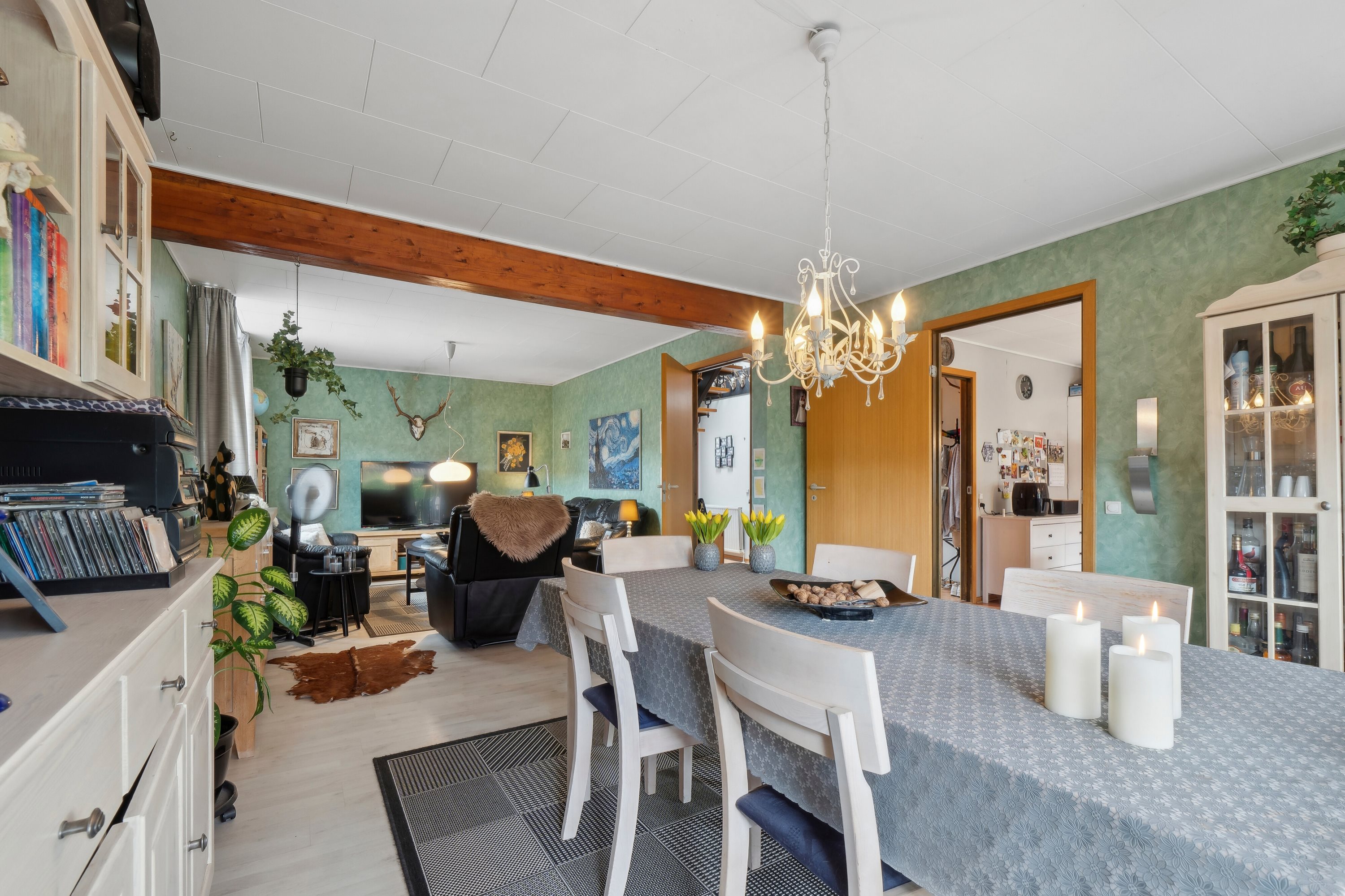 Fremhævet stue billede i fuldskærmstilstand. Billede af Louisenvænget 3, 5700 Svendborg