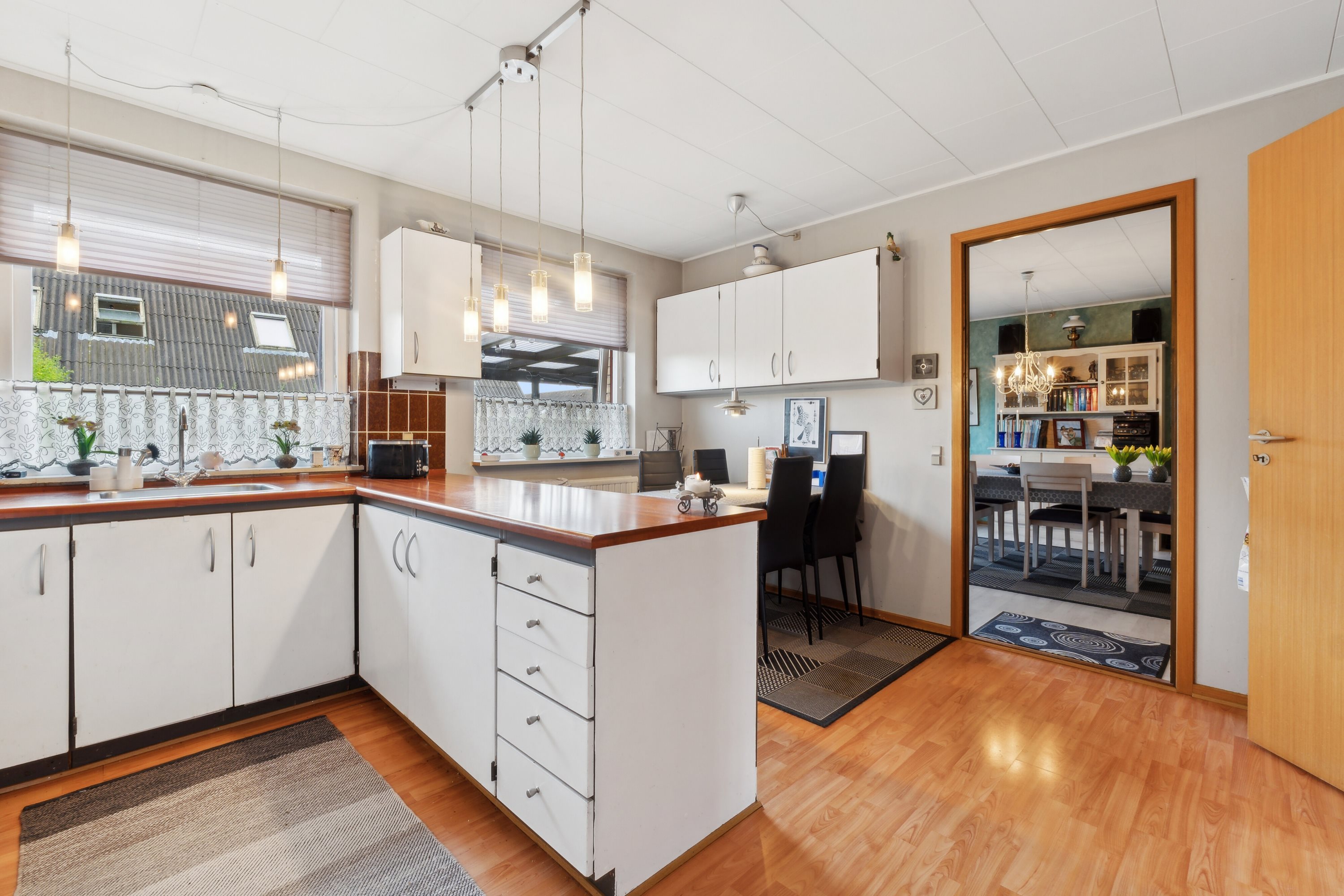 Fremhævet køkken billede i fuldskærmstilstand. Billede af Louisenvænget 3, 5700 Svendborg