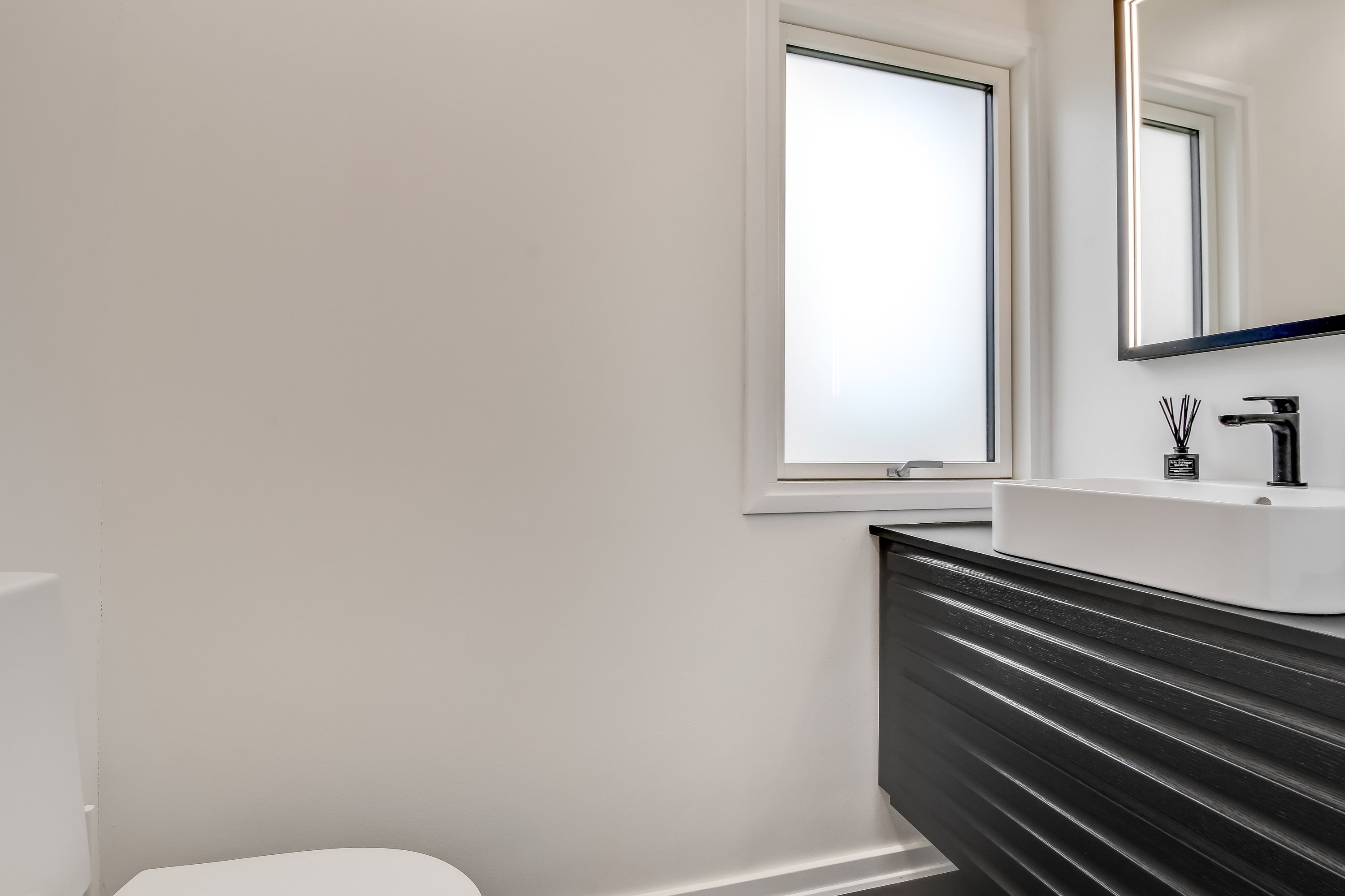 Fremhævet toilet billede i fuldskærmstilstand. Billede af Lyngvej 28, Rindby Strand, 6720 Fanø