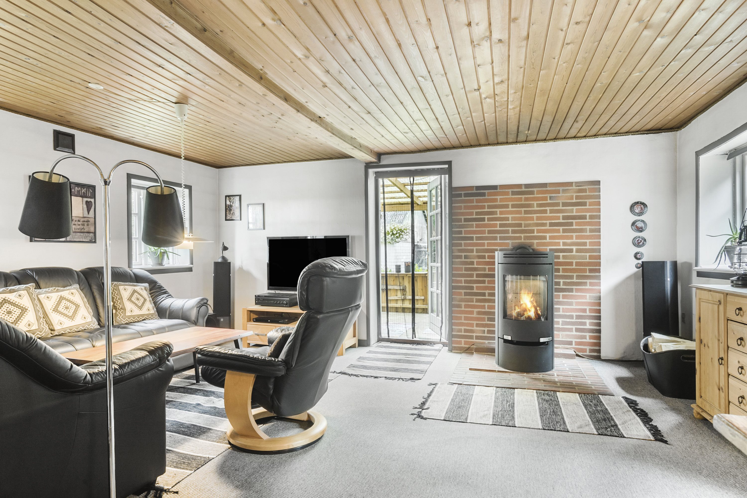 Fremhævet stue billede i fuldskærmstilstand. Billede af Ø. Gesten Mosevej 18, 6621 Gesten