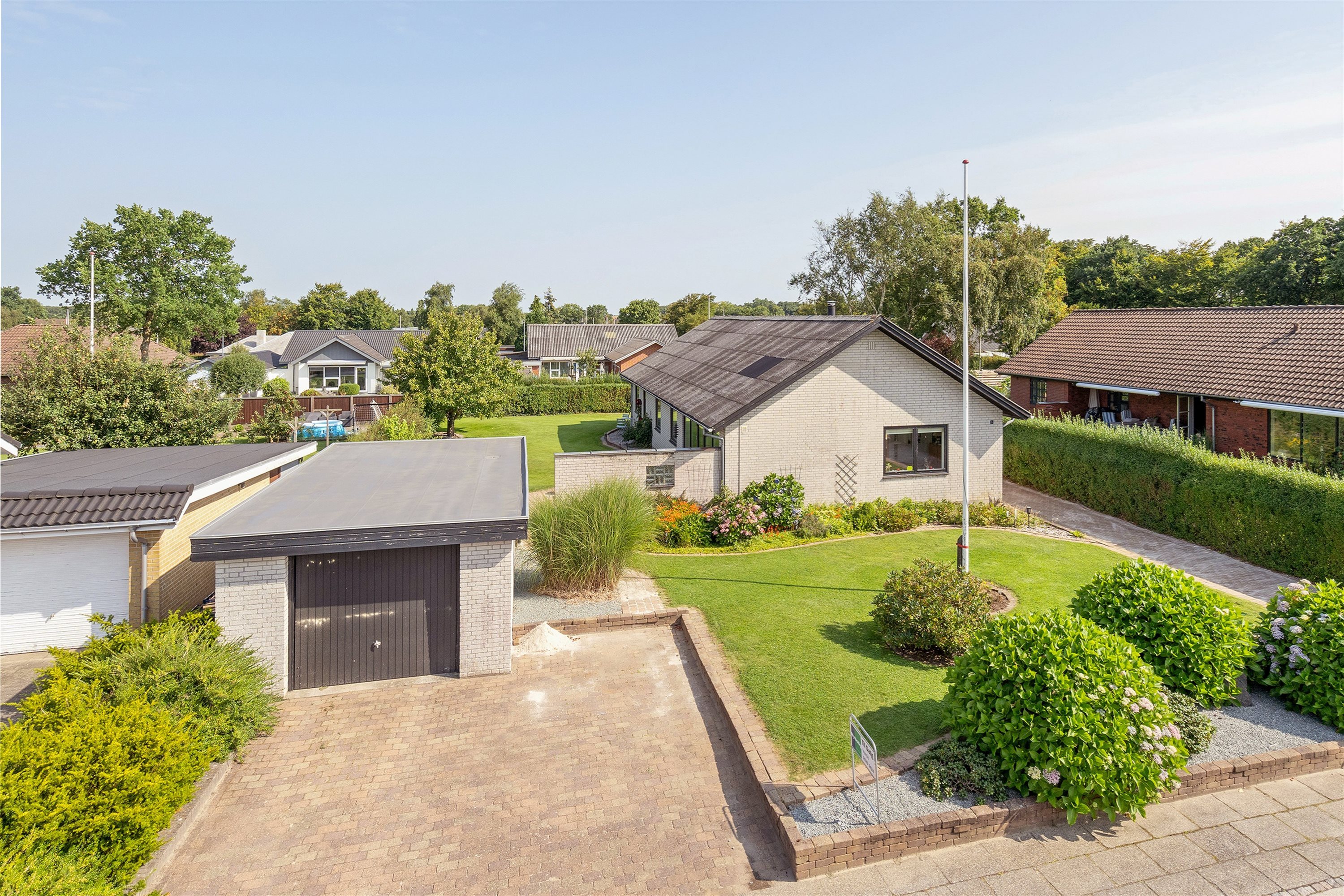 Miniaturebillede 1: . Billede af Elmevej 5, 6862 Tistrup