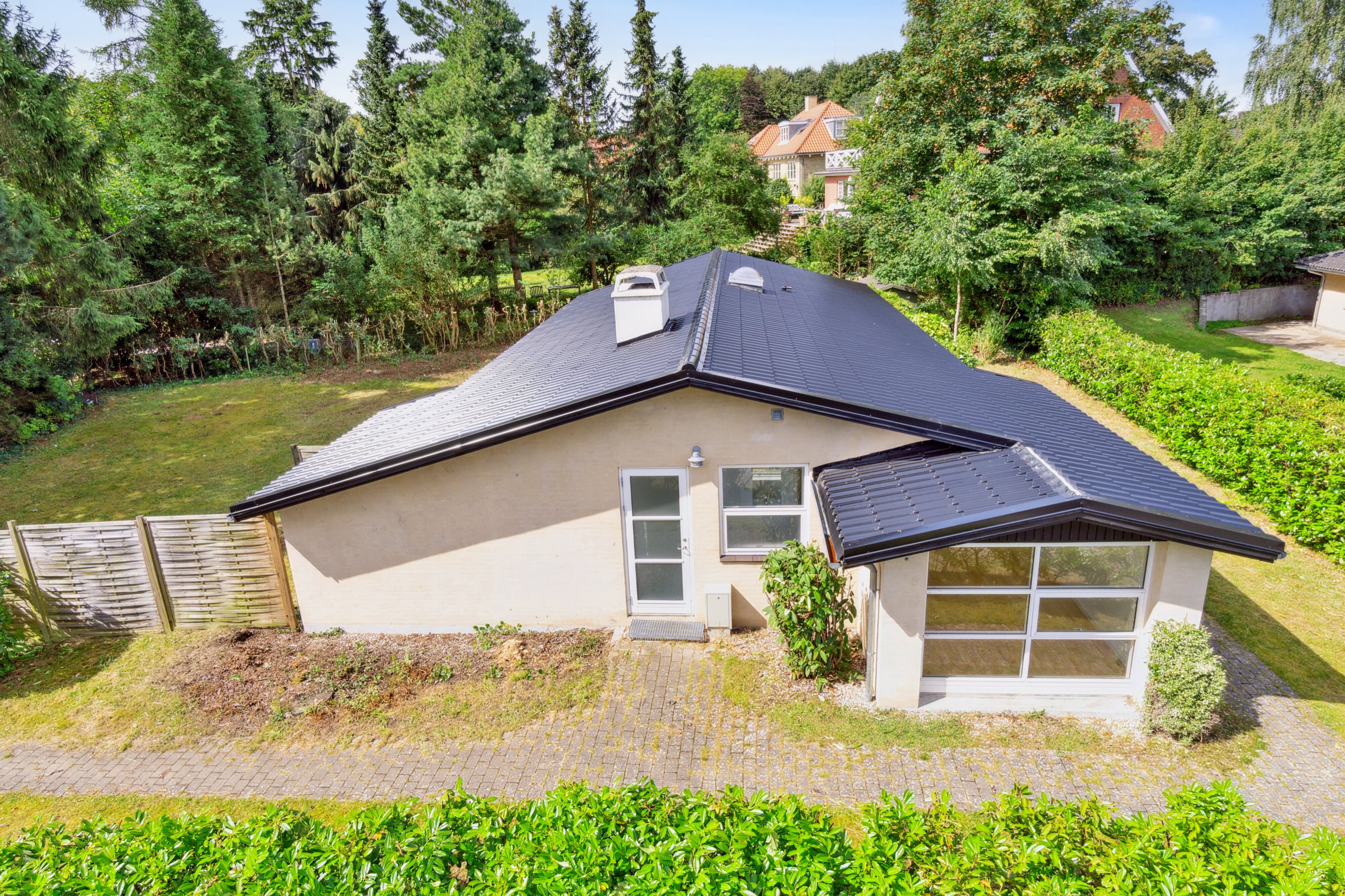 Miniaturebillede 1: set fra vejen. Billede af Markskellet 13, 3400 Hillerød