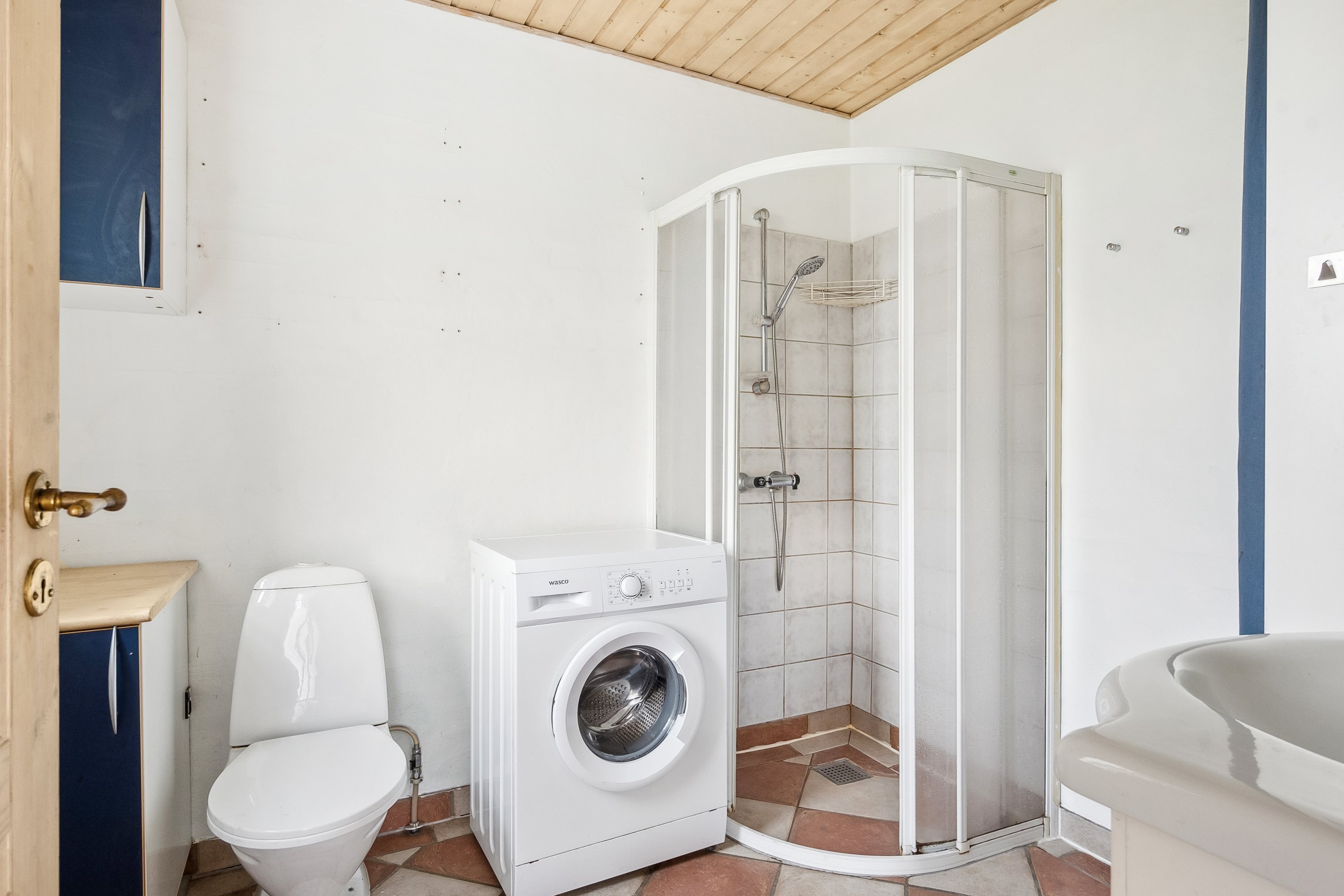 Fremhævet badeværelse billede i fuldskærmstilstand. Billede af Nørre Hurupvej 32A, Øster Hurup, 9560 Hadsund