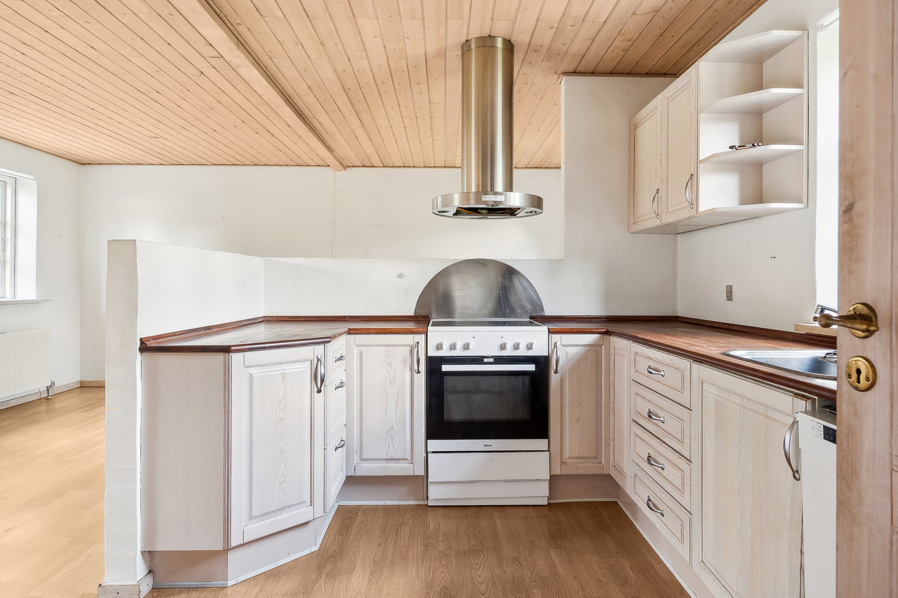 Fremhævet køkken billede i fuldskærmstilstand. Billede af Nørre Hurupvej 32A, Øster Hurup, 9560 Hadsund