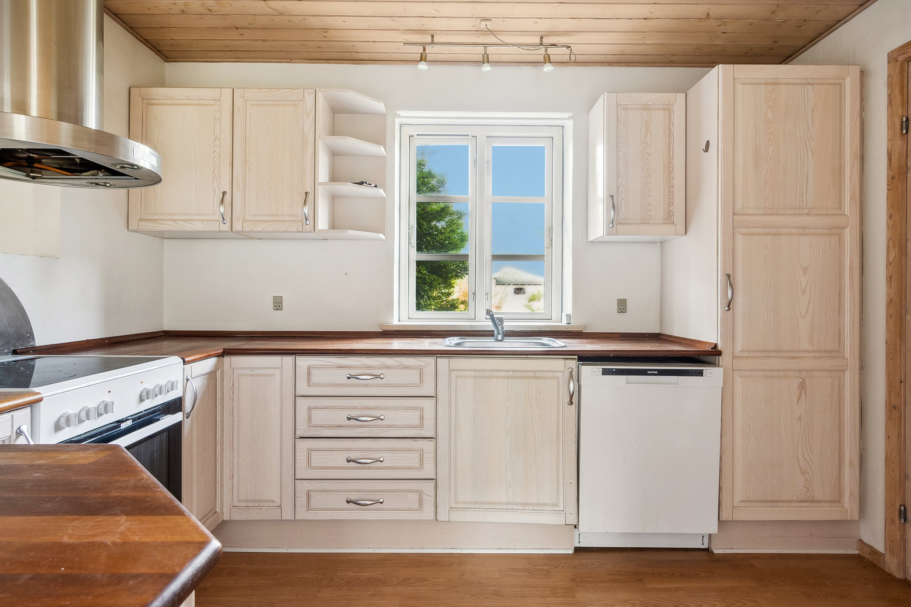 Fremhævet køkken billede i fuldskærmstilstand. Billede af Nørre Hurupvej 32A, Øster Hurup, 9560 Hadsund