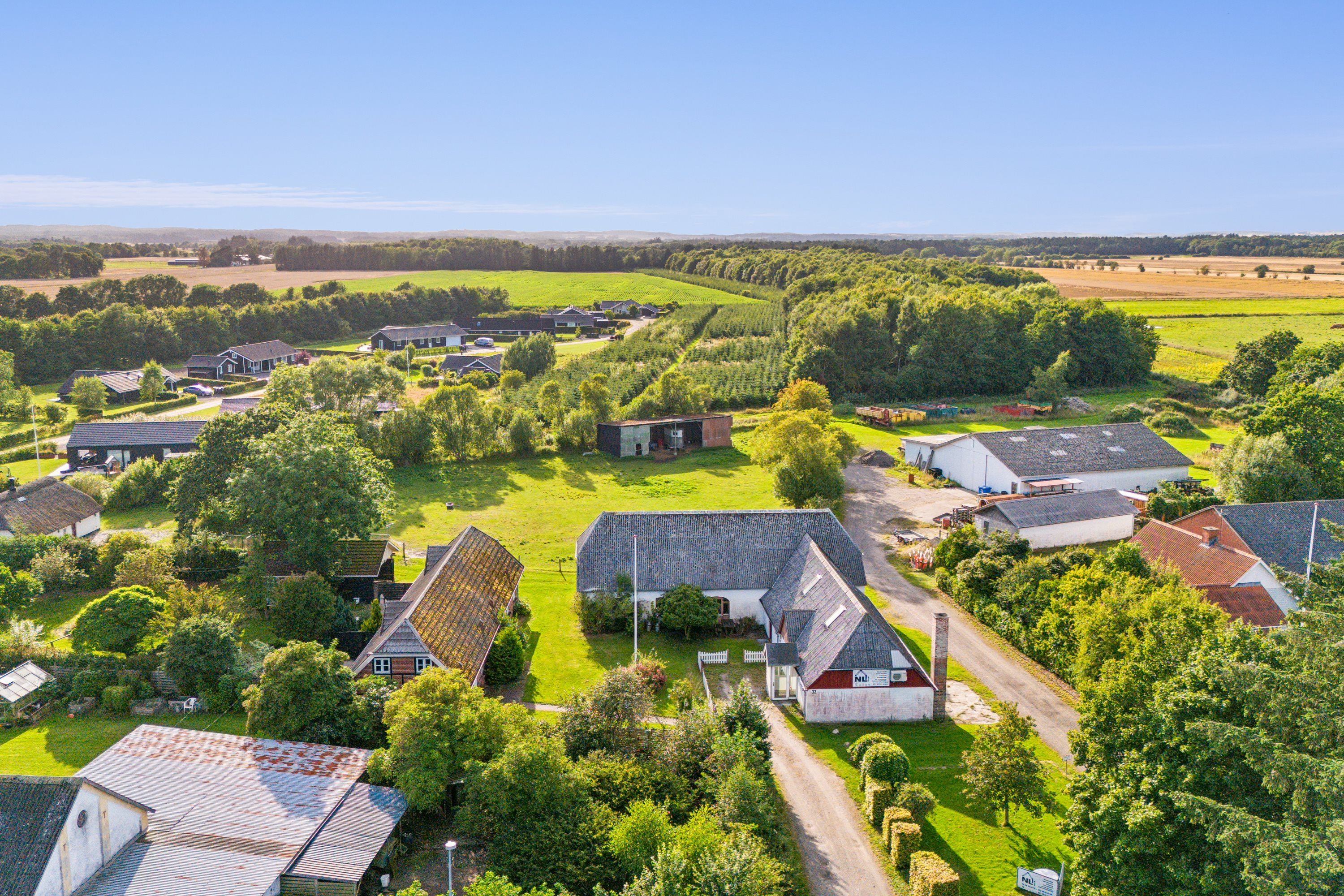 Fremhævet luftfoto billede i fuldskærmstilstand. Billede af Nørre Hurupvej 32A, Øster Hurup, 9560 Hadsund