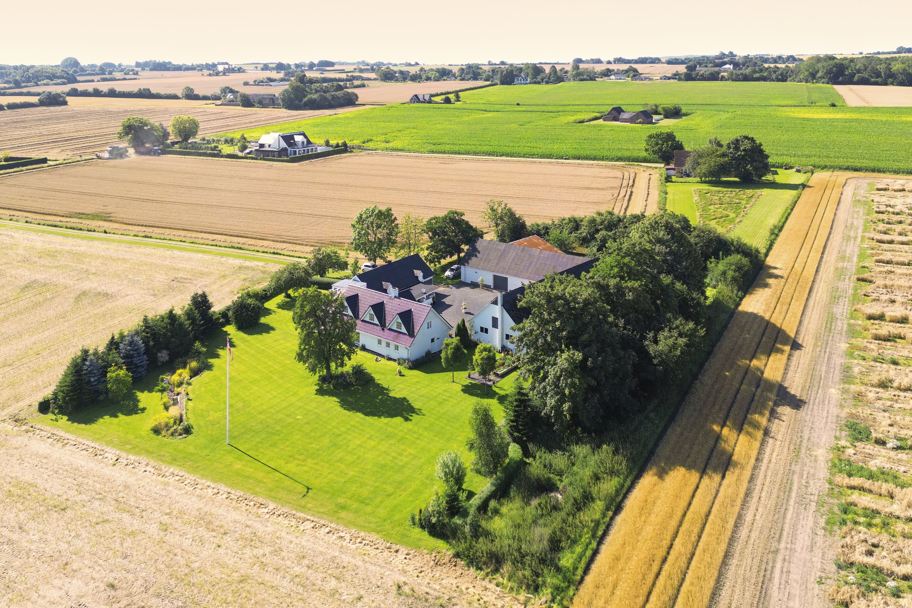 Fremhævet  billede i fuldskærmstilstand. Billede af Brund Strandvej 19, Brund, 7130 Juelsminde