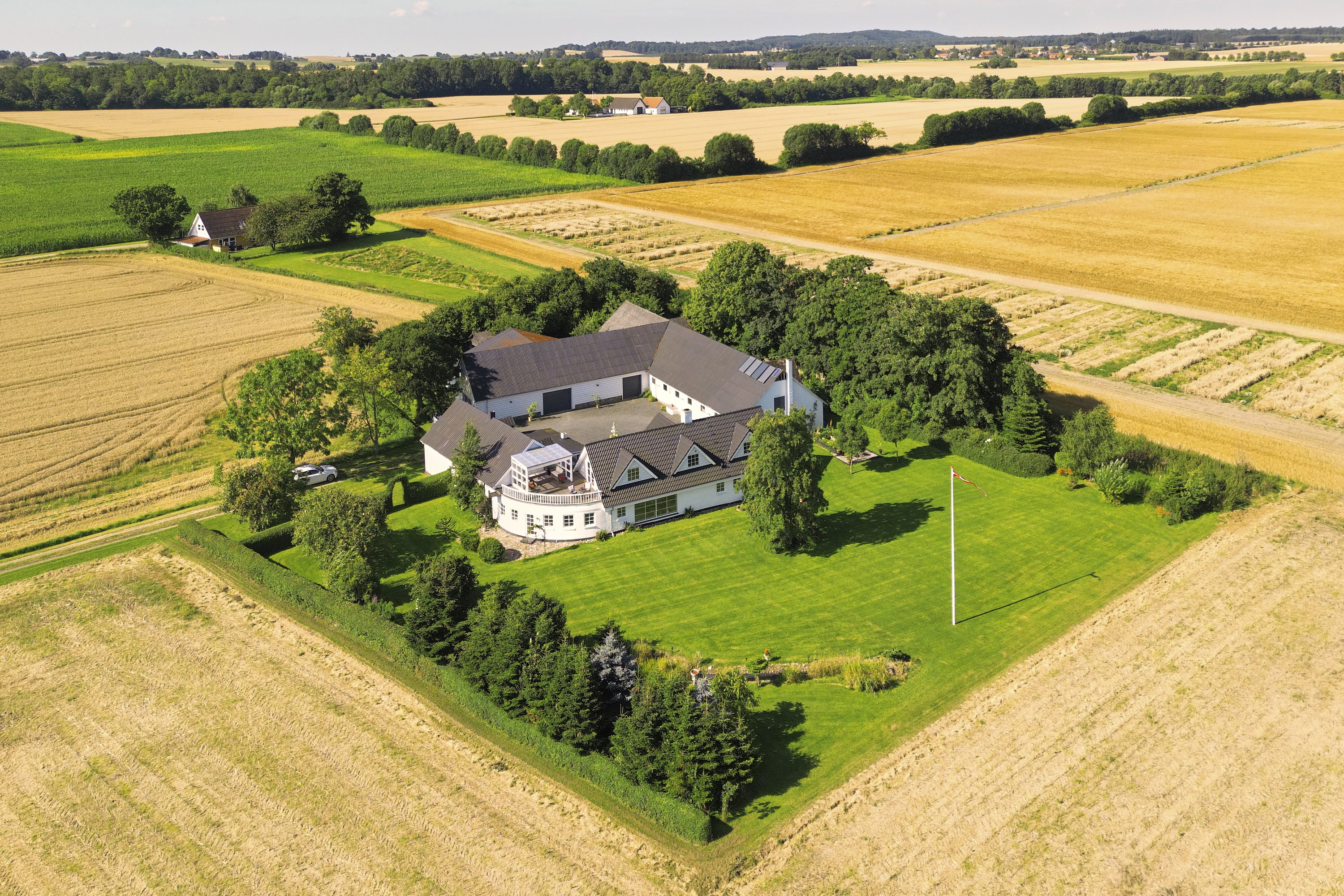 Fremhævet  billede i fuldskærmstilstand. Billede af Brund Strandvej 19, Brund, 7130 Juelsminde