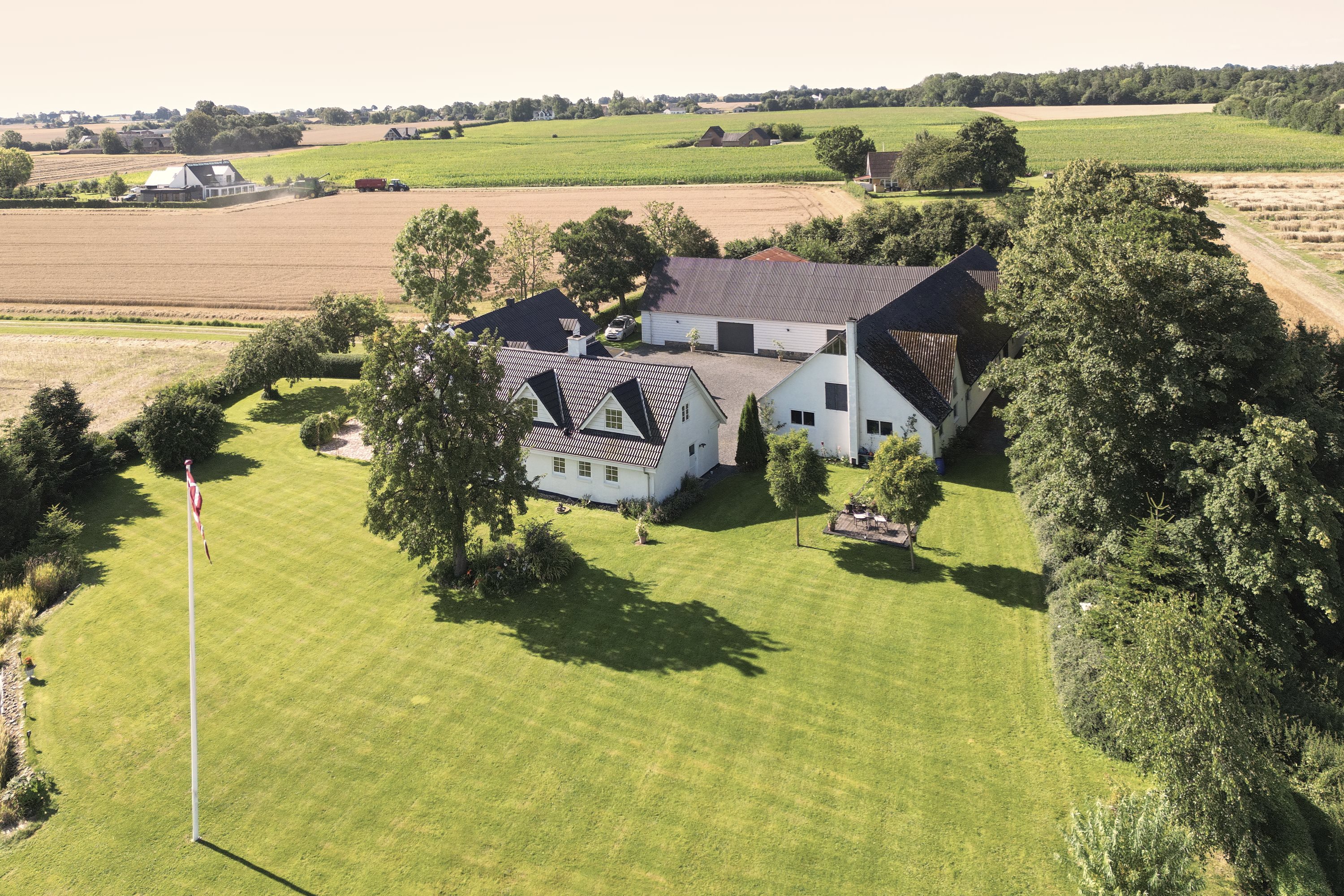 Fremhævet  billede i fuldskærmstilstand. Billede af Brund Strandvej 19, Brund, 7130 Juelsminde