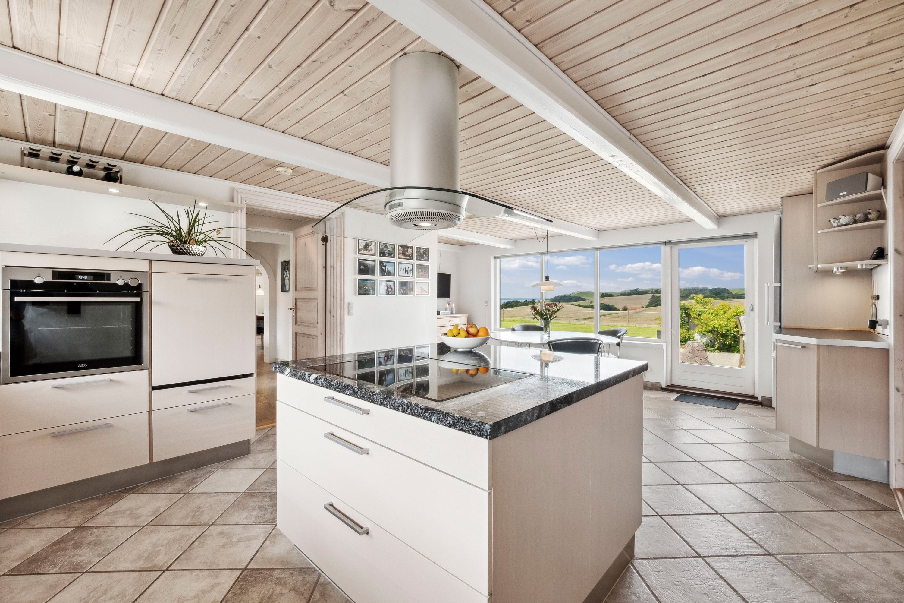 Fremhævet køkken billede i fuldskærmstilstand. Billede af Heltoften 50, Flade, 7900 Nykøbing M