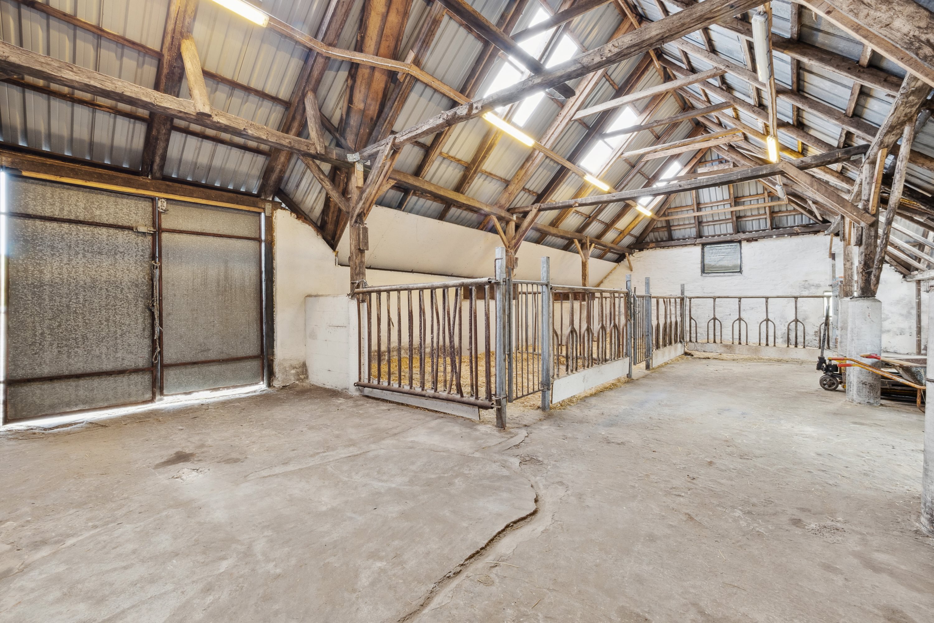 Fremhævet stald billede i fuldskærmstilstand. Billede af Heltoften 50, Flade, 7900 Nykøbing M