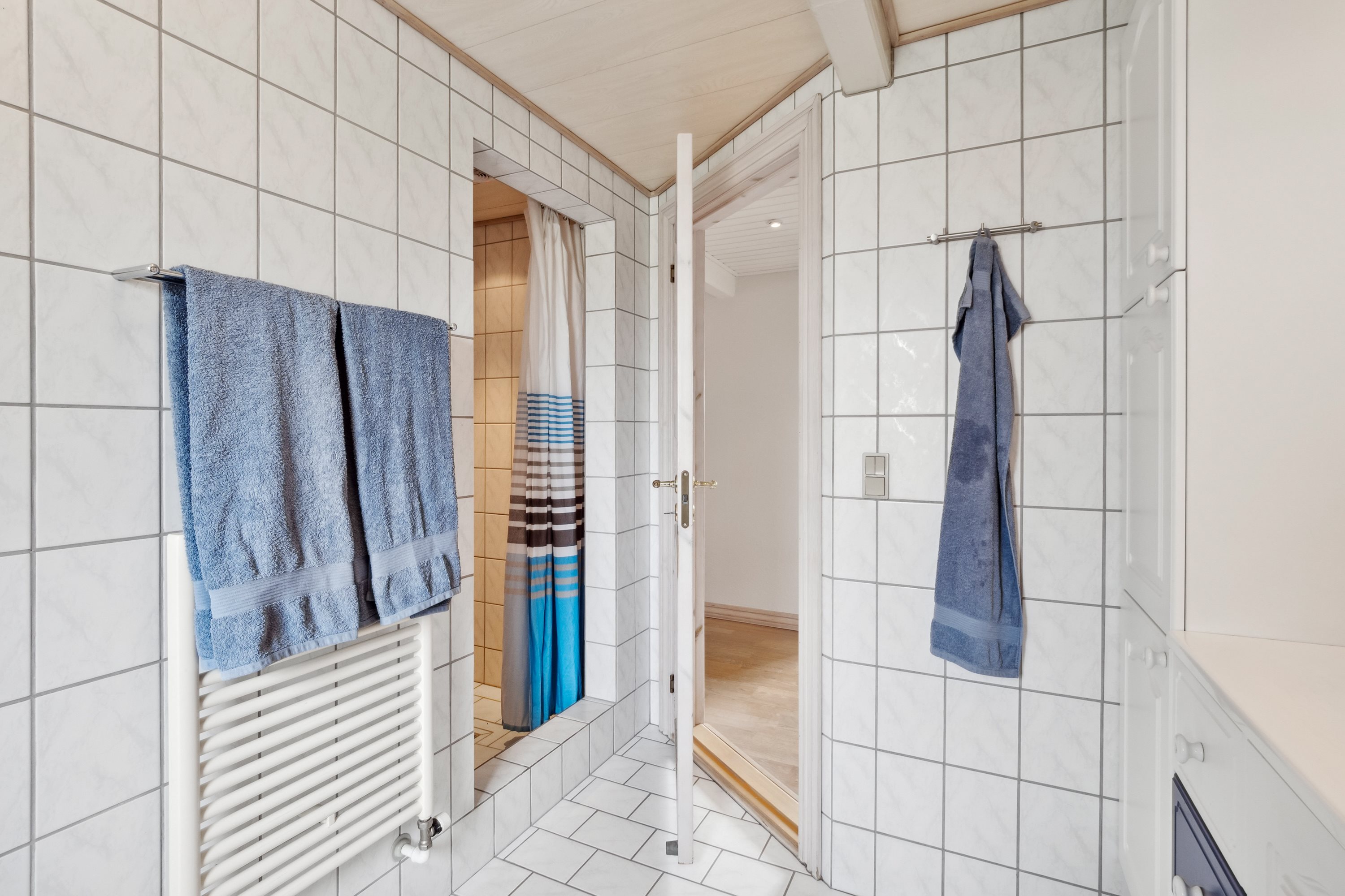 Fremhævet badeværelse billede i fuldskærmstilstand. Billede af Heltoften 50, Flade, 7900 Nykøbing M