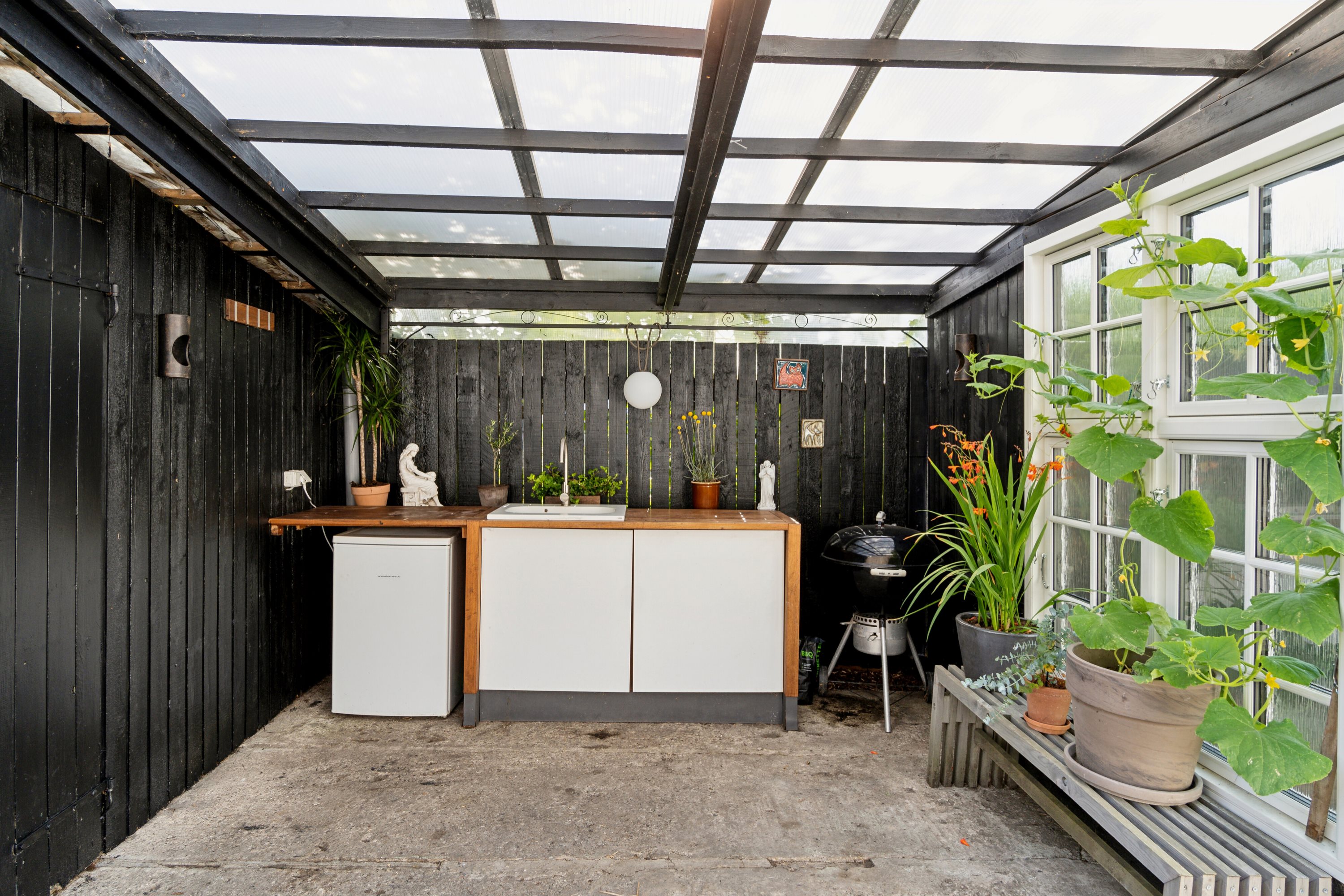 Fremhævet overdækket terrasse billede i fuldskærmstilstand. Billede af Lillegade 24, 4070 Kirke Hyllinge