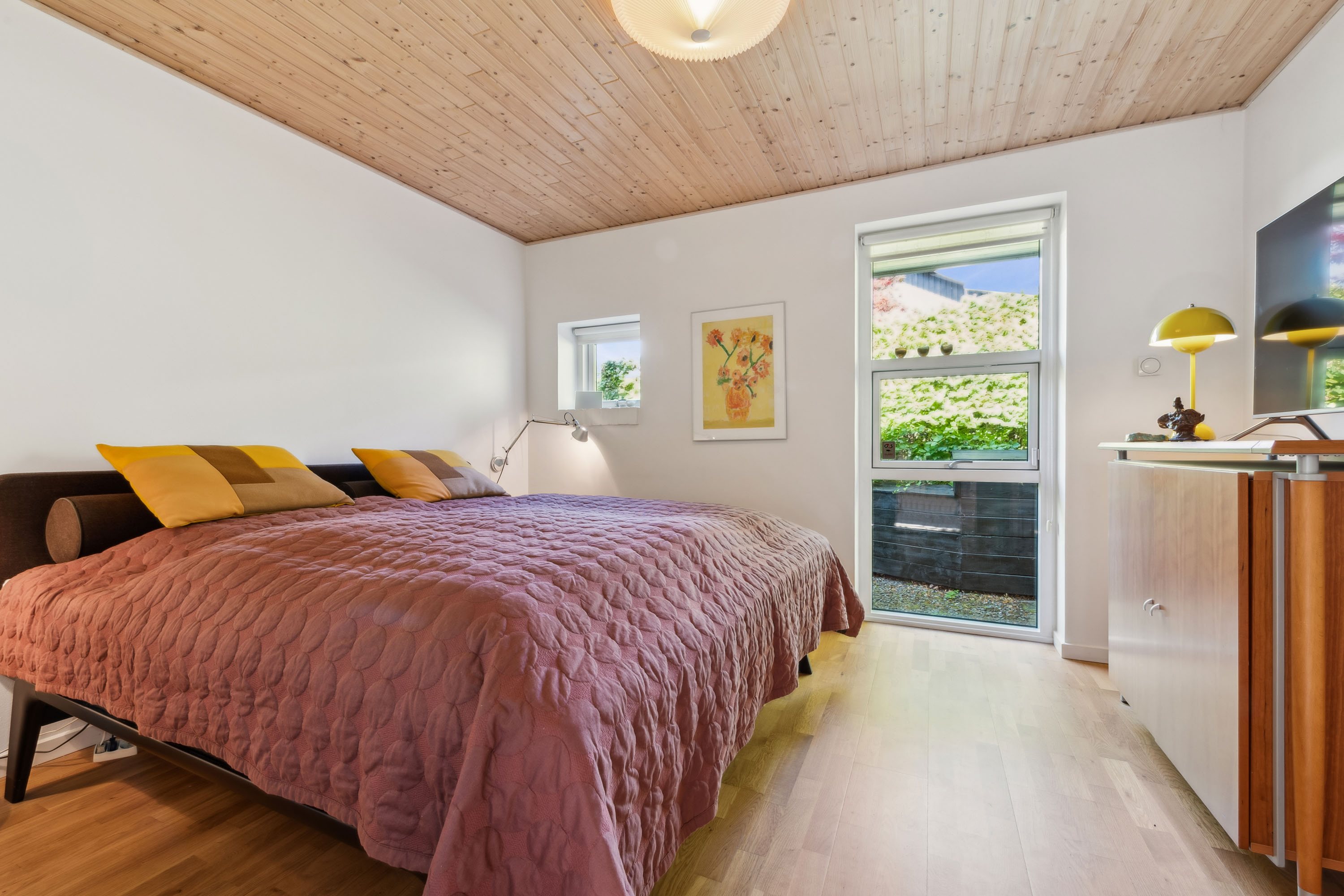 Fremhævet værelse billede i fuldskærmstilstand. Billede af Hammermøllevej 17A, 3150 Hellebæk