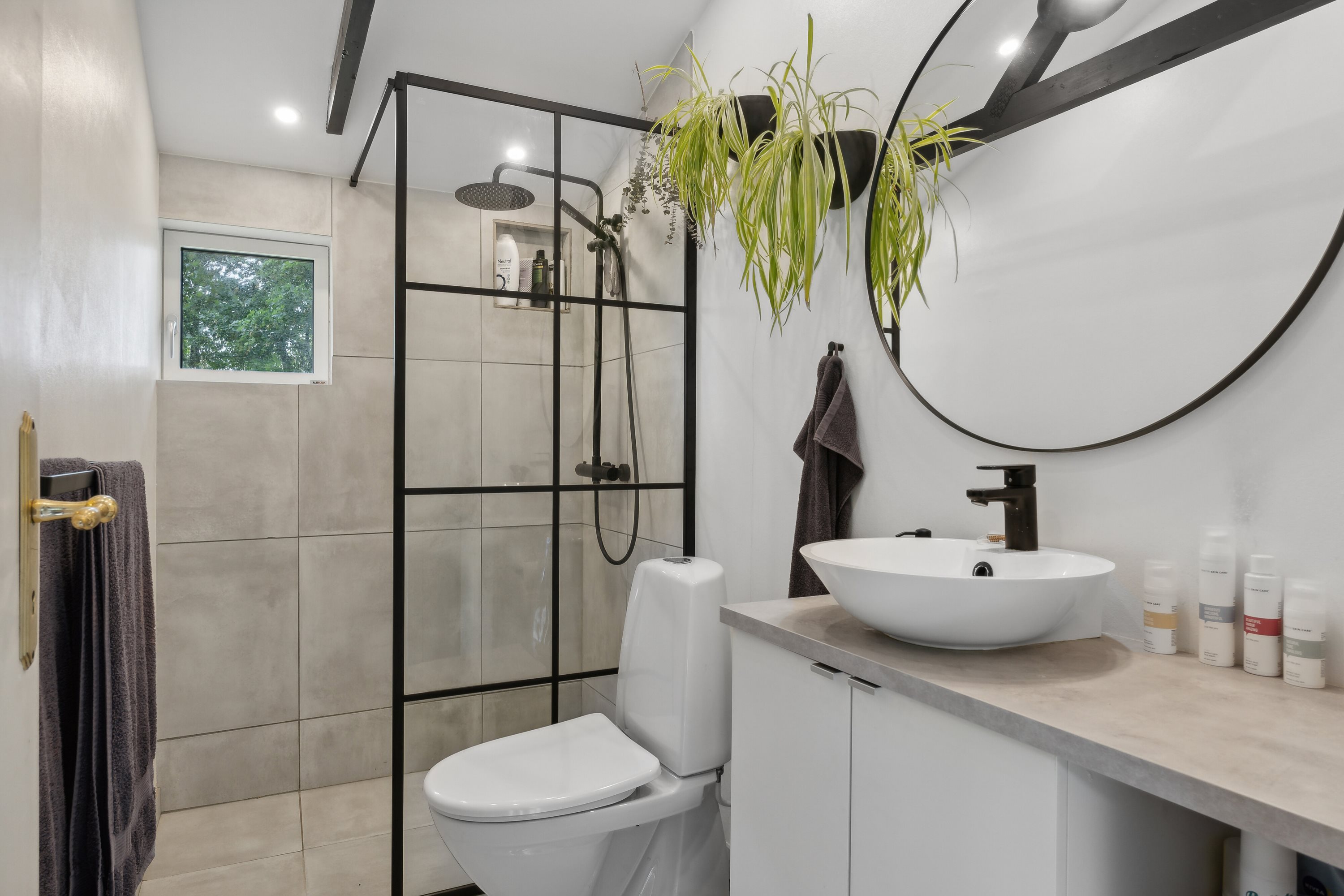 Miniaturebillede 2: badeværelse. Billede af Ringkøbingvej 23B, 7441 Bording