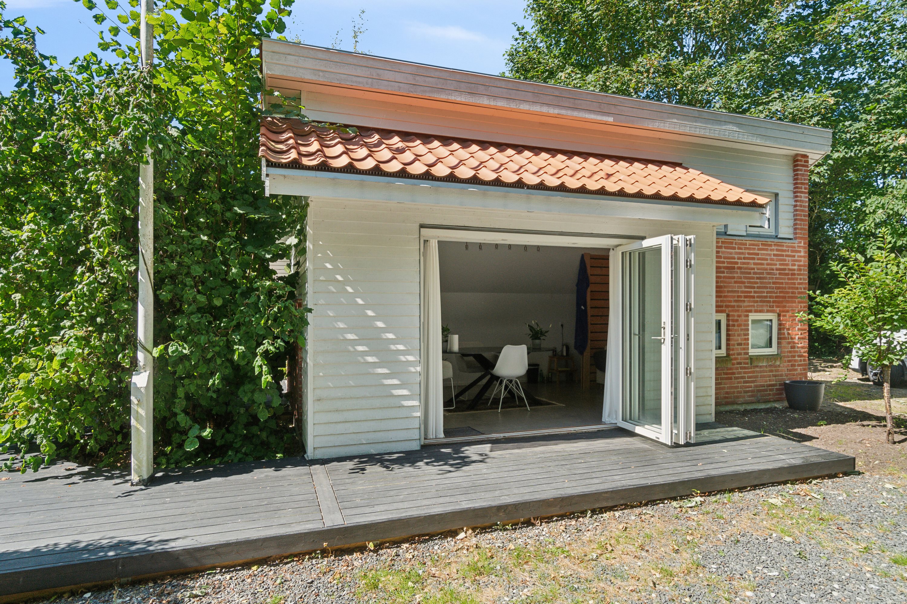 Fremhævet set fra vejen billede i fuldskærmstilstand. Billede af Hovedgaden 77B, 4520 Svinninge